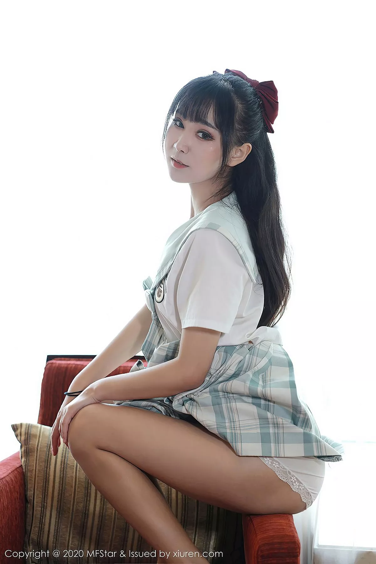 秀人集.com_[MFStar模范学院]Vol.386_嫩模小果冻儿JK制服主题撩裙露性感内裤翘臀诱惑写真51P