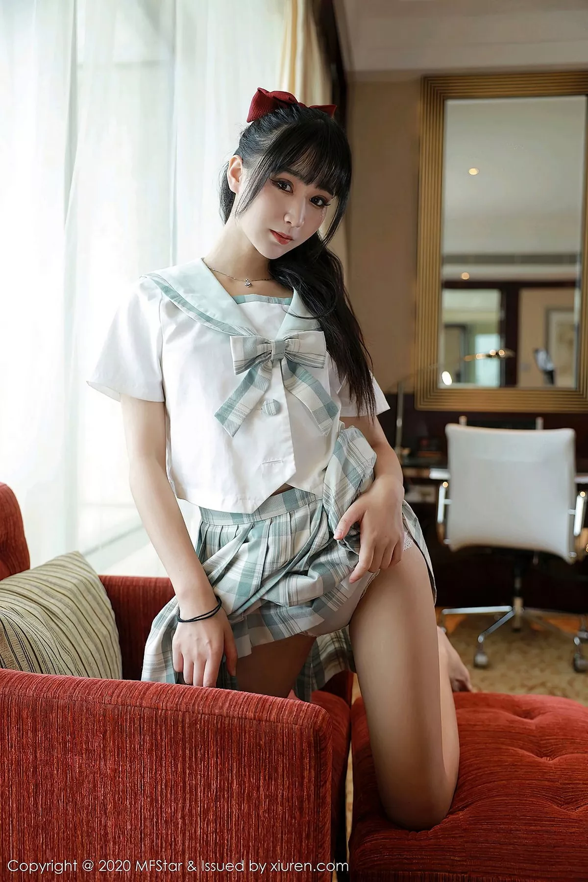 秀人集.com_[MFStar模范学院]Vol.386_嫩模小果冻儿JK制服主题撩裙露性感内裤翘臀诱惑写真51P