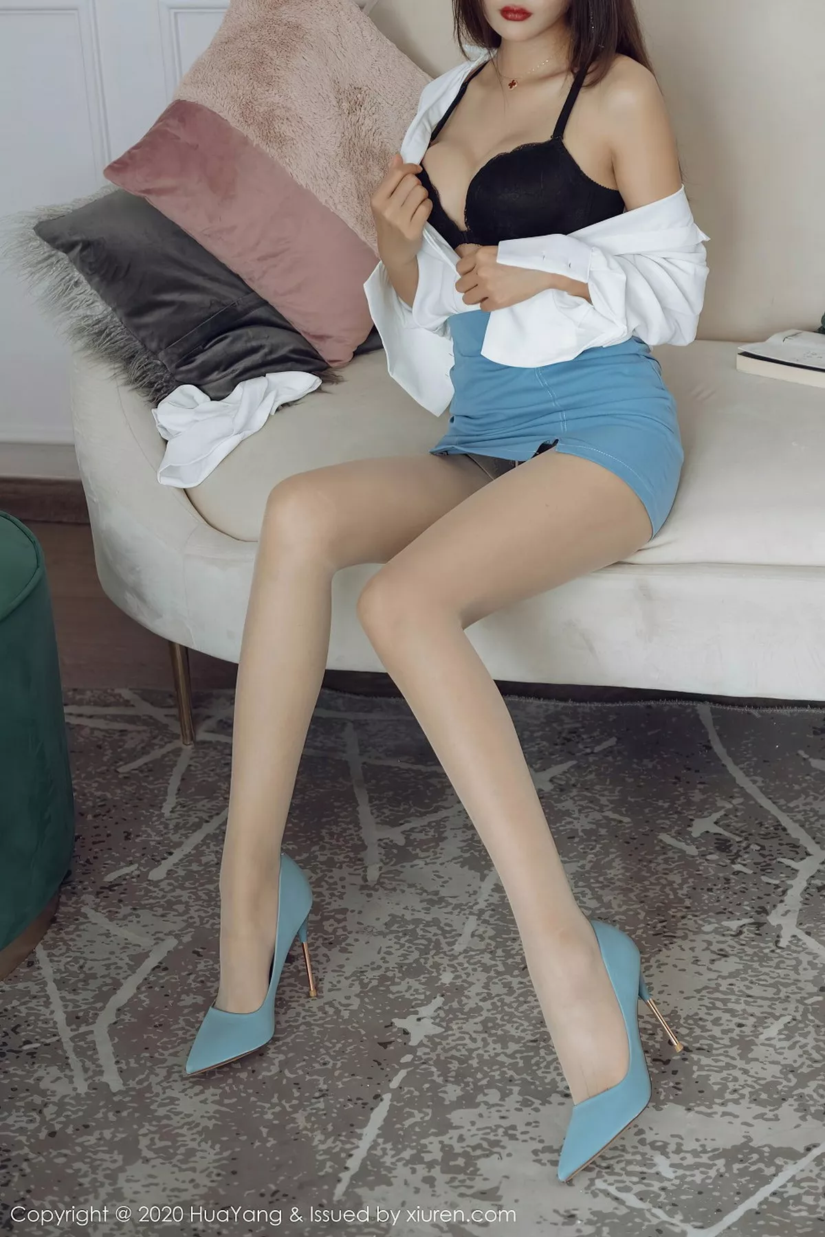 秀人集.com_[HuaYang花漾]Vol.291_嫩模Emily顾奈奈秘书0L装扮主题白衬衣配肉丝裤袜诱惑写真62P