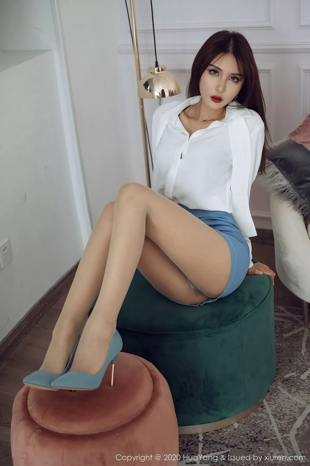 秀人集.com_[HuaYang花漾]Vol.291_嫩模Emily顾奈奈秘书0L装扮主题白衬衣配肉丝裤袜诱惑写真62P