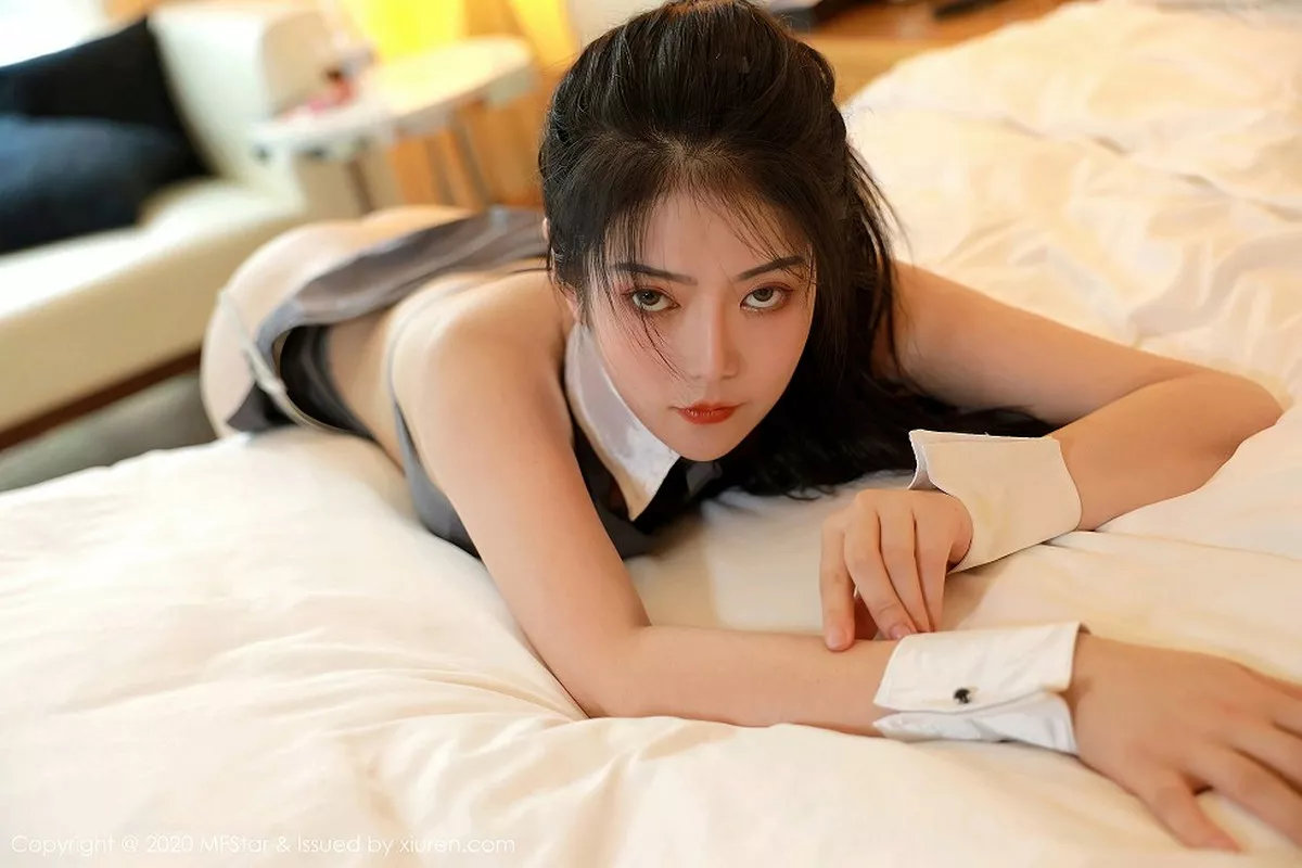 秀人集.com_[MFStar模范学院]Vol.376_嫩模南晓梦私房性感套装配蕾丝内裤秀丰满身材诱惑写真41P