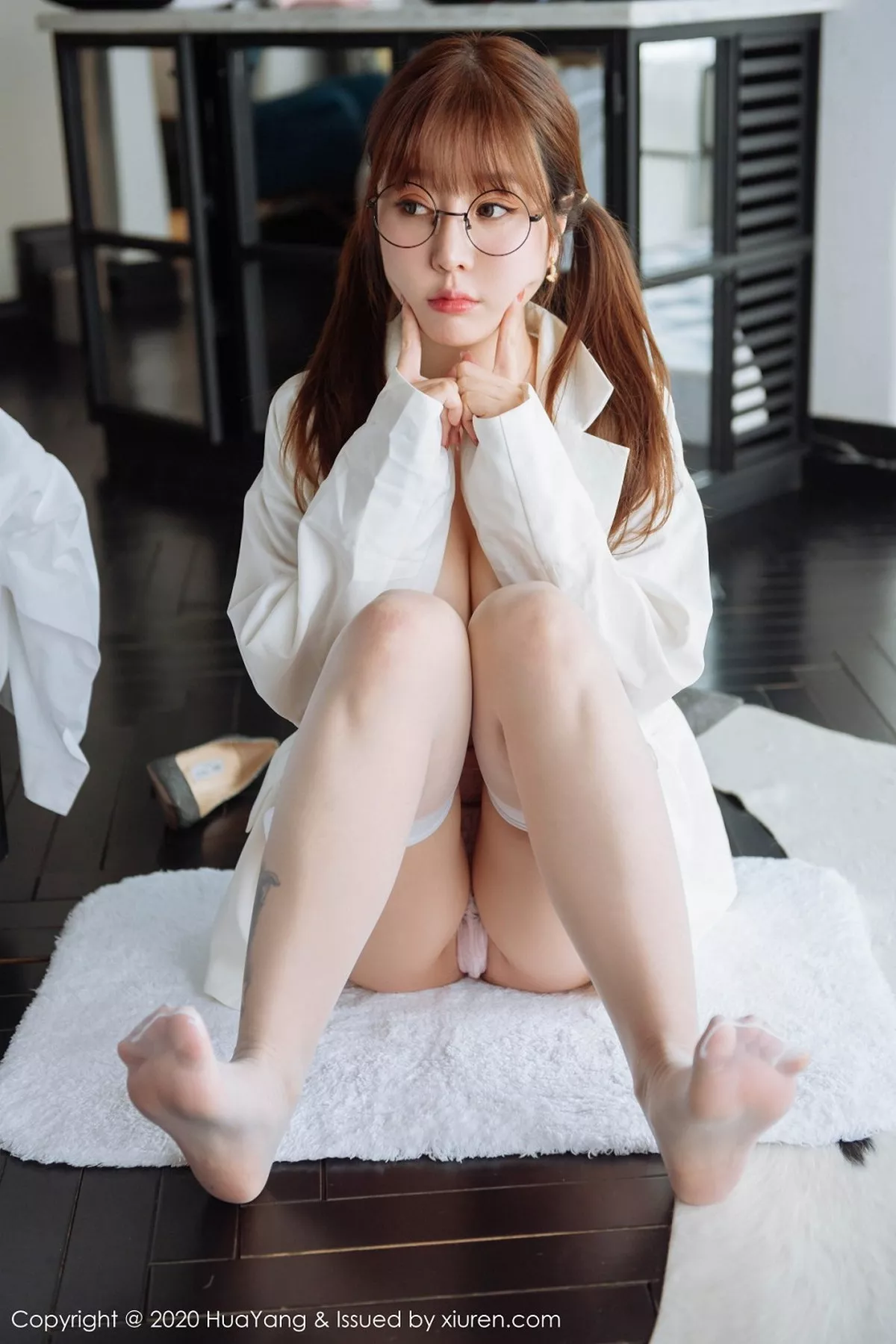 秀人集.com_[HuaYang花漾]Vol.277_女神王雨纯大理旅拍私房粉色内衣配吊带白丝袜完美诱惑写真51P