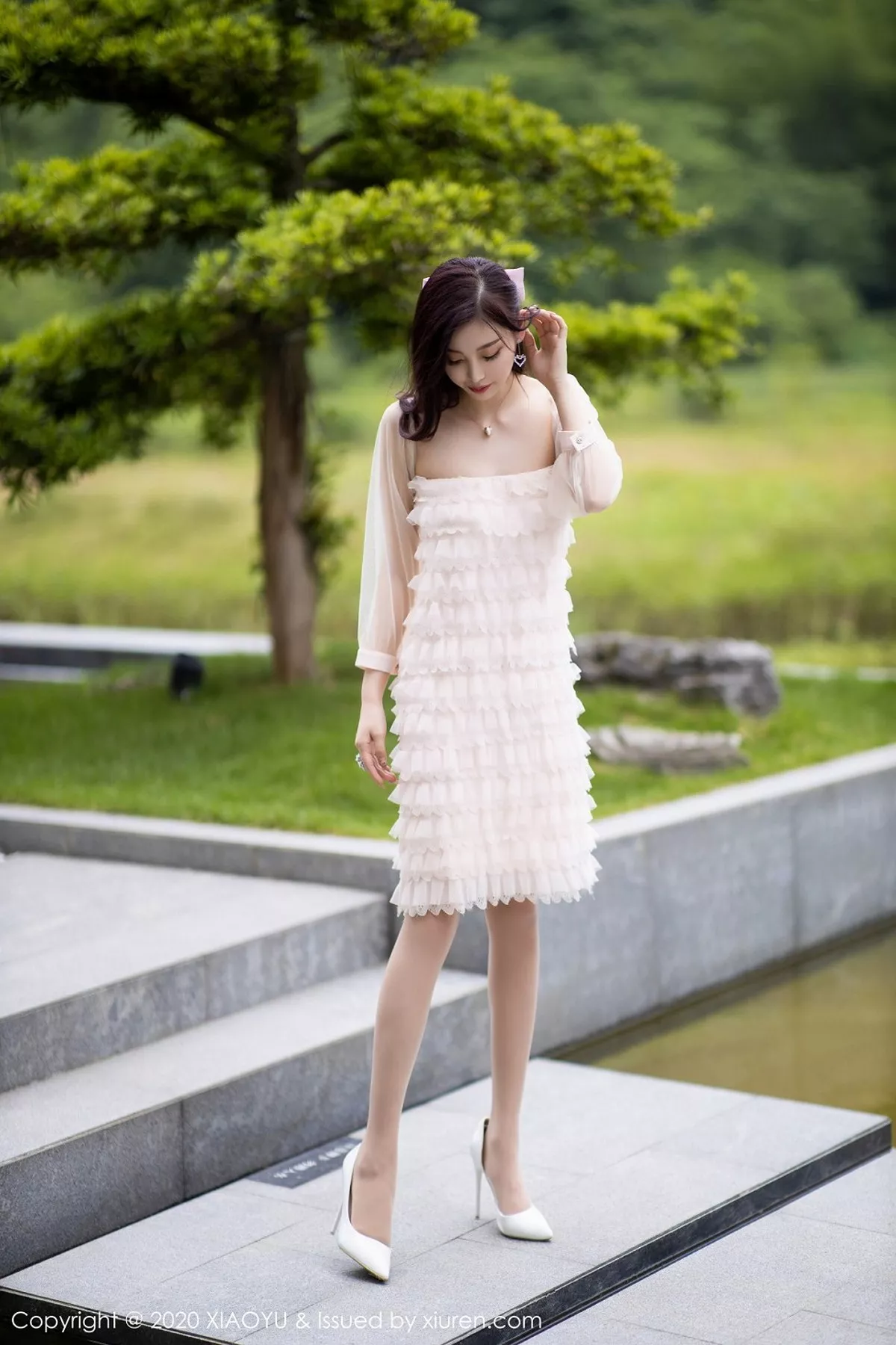 秀人集.com_[XiaoYu画语界]Vol.358_女神杨晨晨sugar阳朔旅拍粉色运动内衣秀魔鬼身材诱惑写真70P