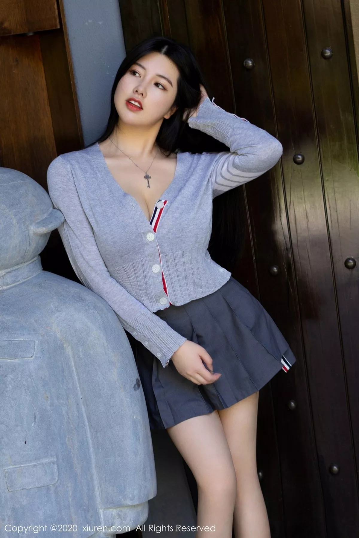 秀人集.com_[XiuRen秀人网]No.2508_女神娜露Selena三亚旅拍私房性感黑色内衣配红色内裤完美诱惑写真50P