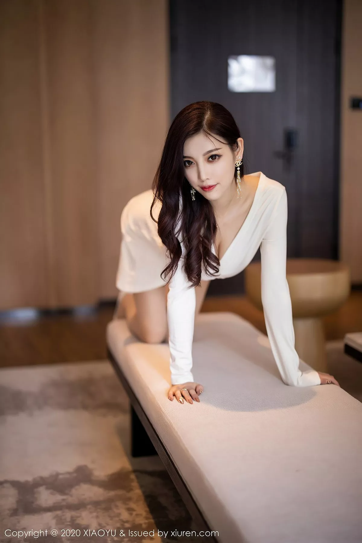 秀人集.com_[XiaoYu画语界]Vol.377_女神杨晨晨sugar阳朔旅拍典雅白色礼裙配肉丝裤袜魅惑写真76P