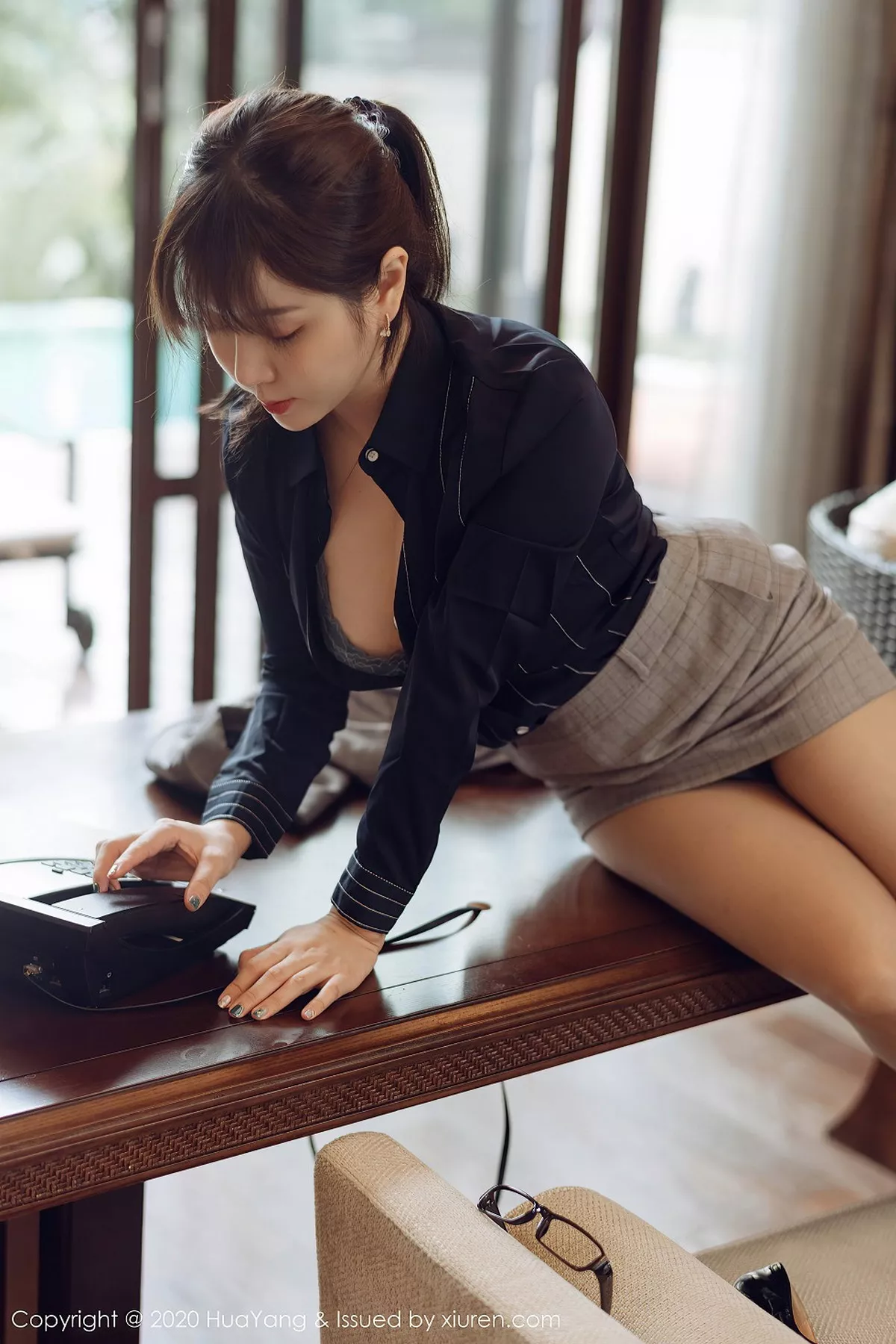 秀人集.com_[HuaYang花漾]Vol.298_女神王雨纯西双版纳旅拍性感职场制服系列完美诱惑写真80P