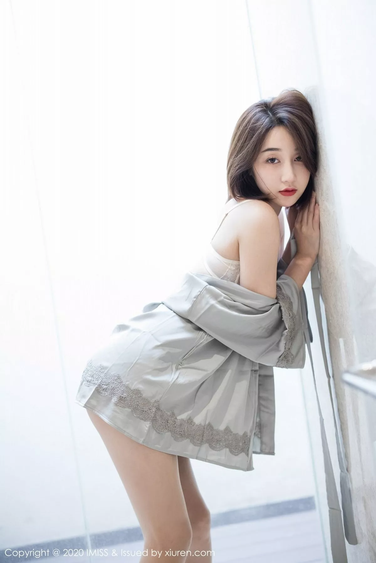 秀人集.com_[IMISS爱蜜社]Vol.510_嫩模九月生心愿旅拍轻薄精致睡衣露性感内衣迷人诱惑写真44P