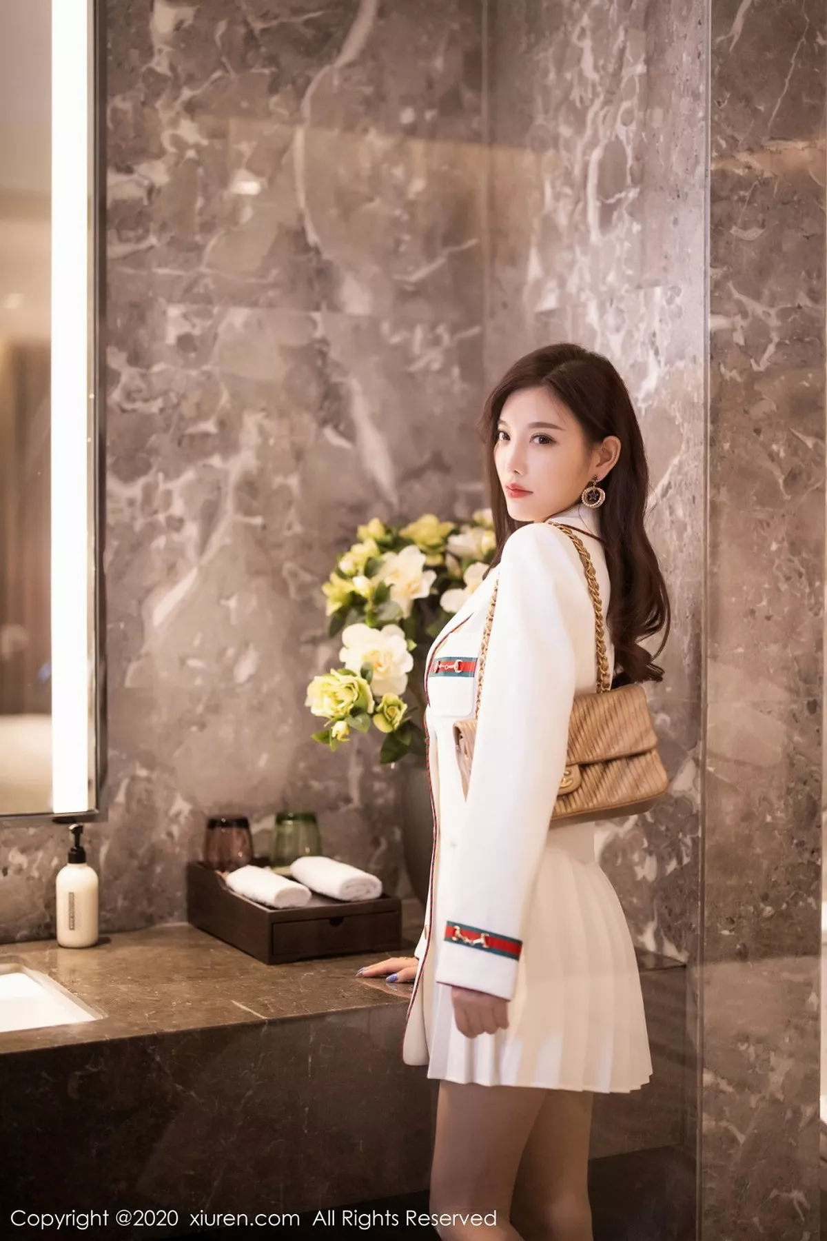 秀人集.com_[XiuRen秀人网]No.2671_女神杨晨晨sugar浴室脱飒爽西装露红色缕空内衣完美诱惑写真81P