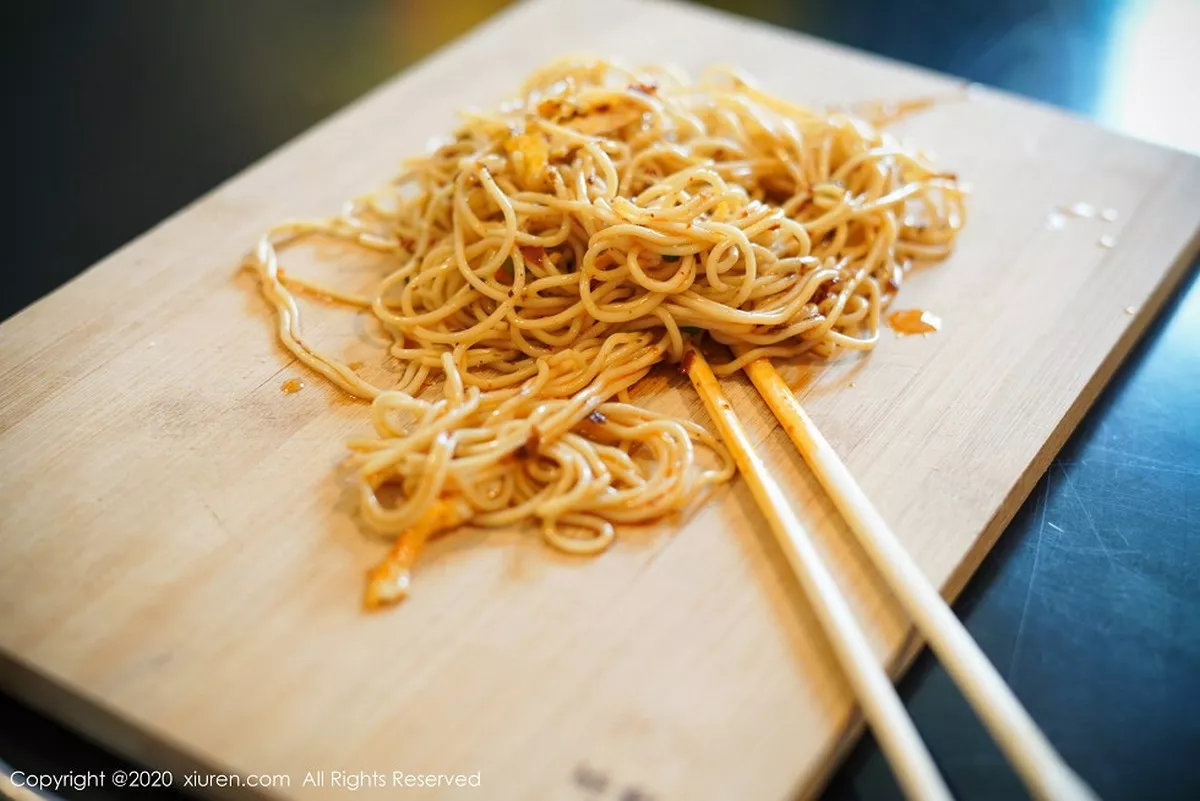 秀人集.com_[XiuRen秀人网]No.2676_嫩模仓井优香居家厨娘主题私房白色女仆装配丁字裤惹火诱惑写真37P