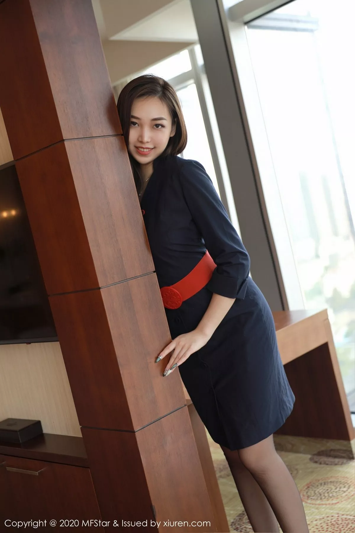 秀人集.com_[MFStar模范学院]Vol.404_嫩模郑颖姗空乘制服主题黑色蕾丝内衣配吊带黑丝诱惑写真50P