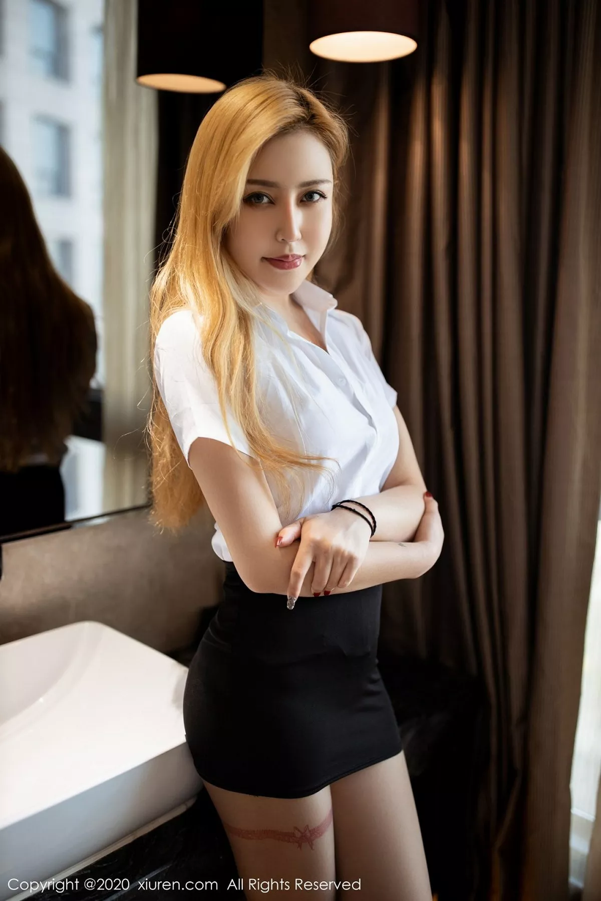 秀人集.com_[XiuRen秀人网]No.2685_新人模特徐安冉miki性感职场秘书OL主题半脱露完美身材诱惑写真40P