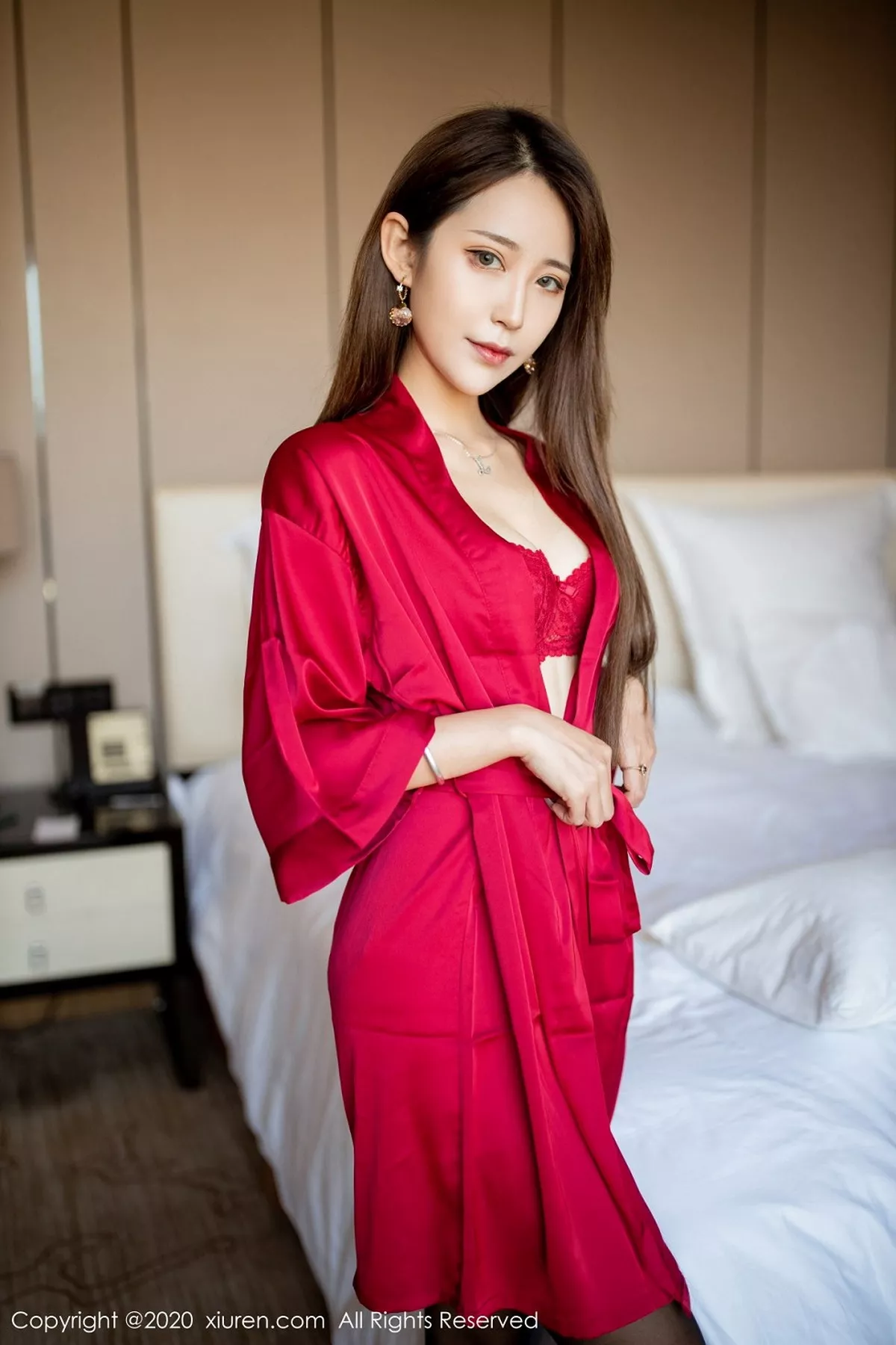 秀人集.com_[XiuRen秀人网]No.2691_模特周慕汐baby私房猩红睡衣露性感内衣配黑丝袜极致魅惑写真58P