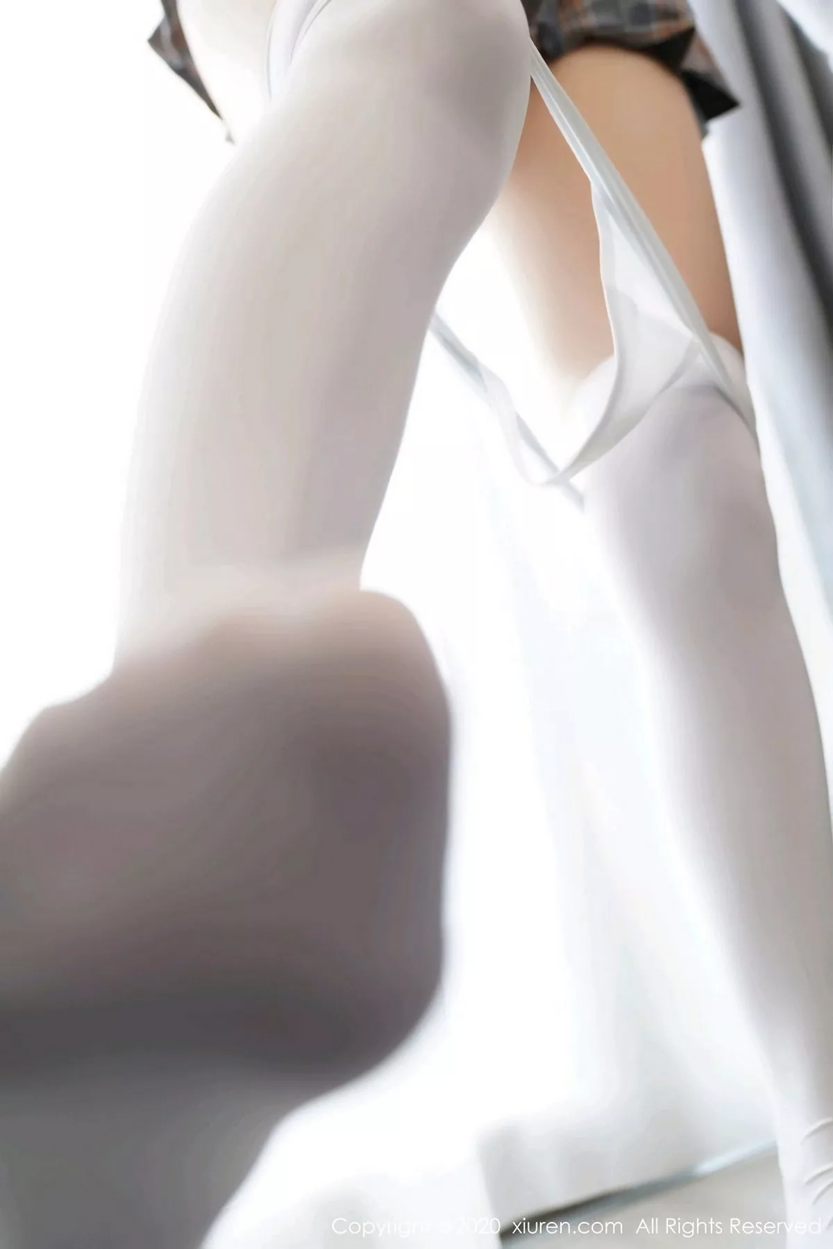 秀人集.com_[XiuRen秀人网]No.2715_嫩模周大萌私房针织毛衣配JK短裙露白嫩翘臀极致诱惑写真50P