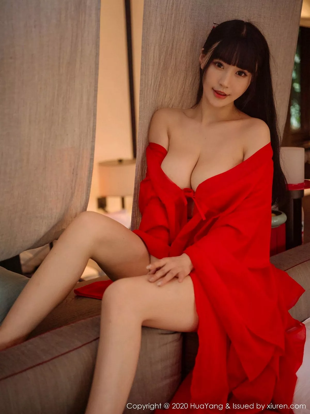 秀人集.com_[HuaYang花漾]Vol.310_女神朱可儿Flower杭州旅拍鲜红古典长裙包裹火辣胴体诱惑写真70P