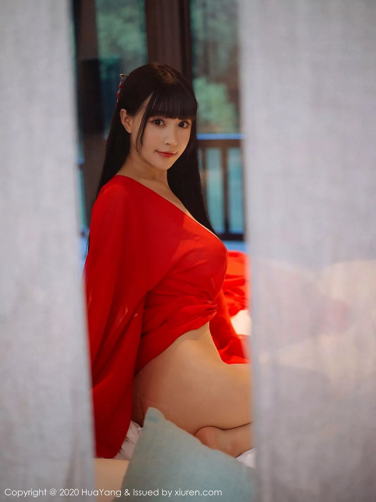 秀人集.com_[HuaYang花漾]Vol.310_女神朱可儿Flower杭州旅拍鲜红古典长裙包裹火辣胴体诱惑写真70P