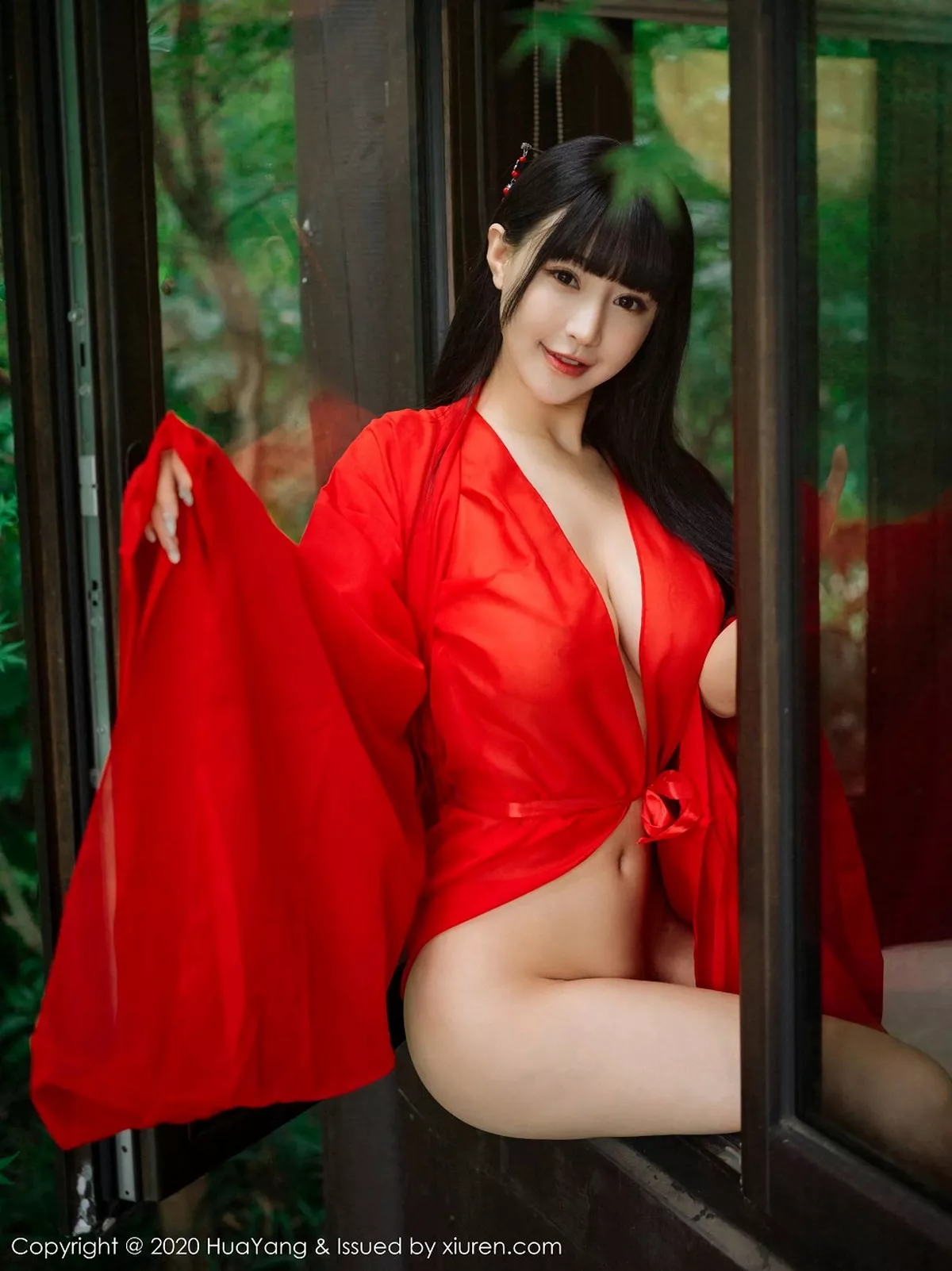 秀人集.com_[HuaYang花漾]Vol.310_女神朱可儿Flower杭州旅拍鲜红古典长裙包裹火辣胴体诱惑写真70P