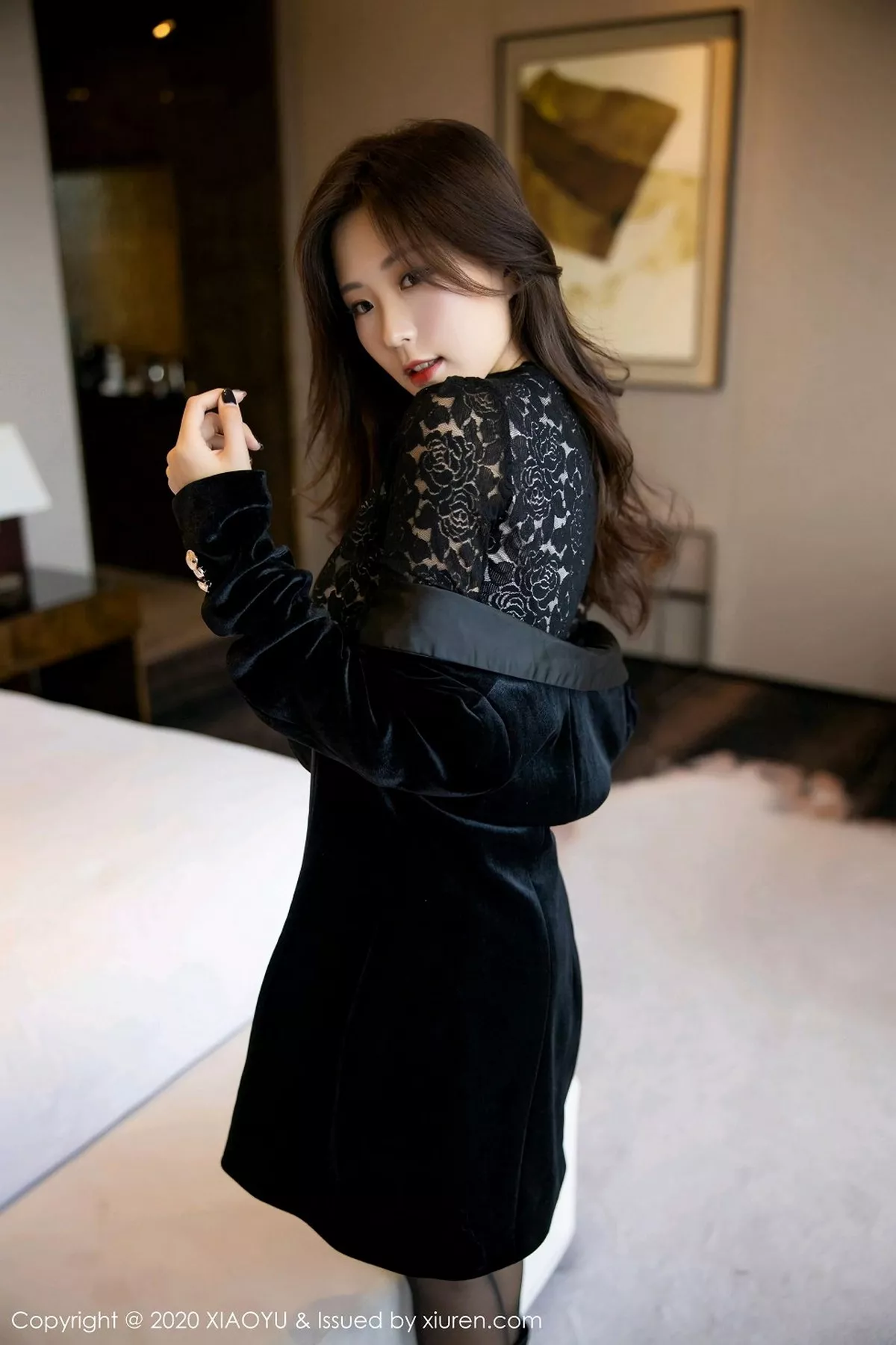 秀人集.com_[XiaoYu画语界]Vol.400_嫩模杨紫嫣Cynthia私房床上超薄黑丝裤袜秀翘臀极致诱惑写真83P