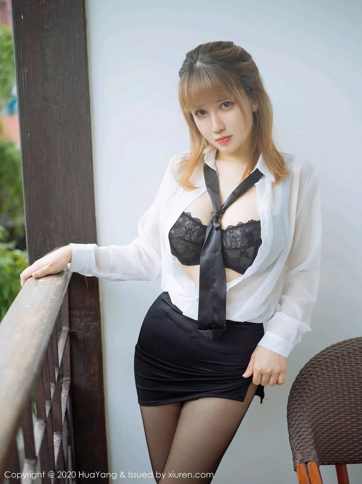 秀人集.com_[HuaYang花漾]Vol.316_嫩模周大萌杭州旅拍职场秘书0L主题超薄黑丝裤袜迷人诱惑写真40P