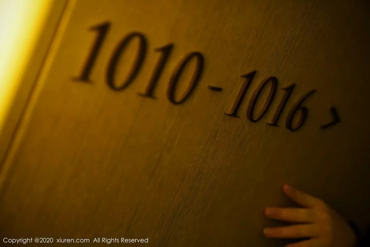 秀人集.com_[XiuRen秀人网]No.2628_嫩模美七Mia酒店OL制服剧情主题性感透视内裤秀翘臀诱惑写真64P