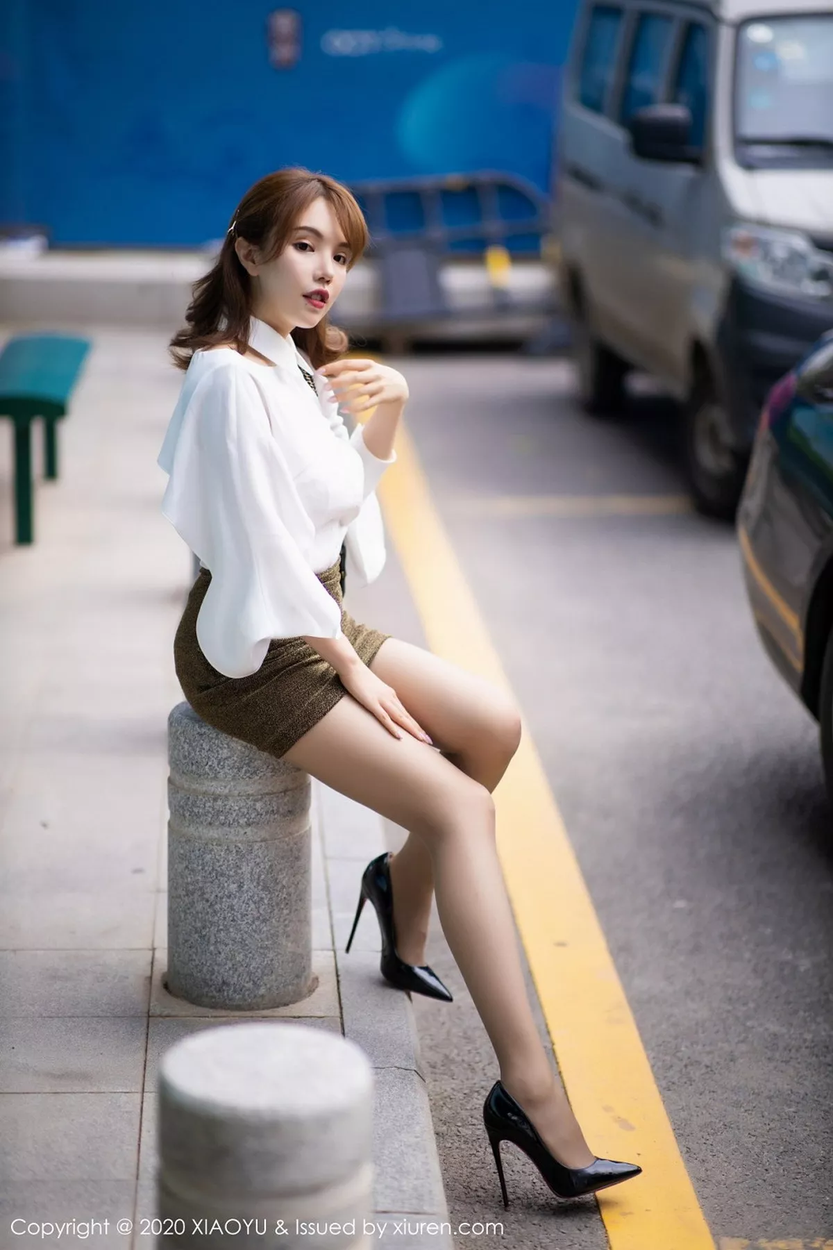 秀人集.com_[XiaoYu画语界]Vol.382_女神黄乐然性感魅力车拍系列白衬衣配肉丝裤袜撩人诱惑写真112P