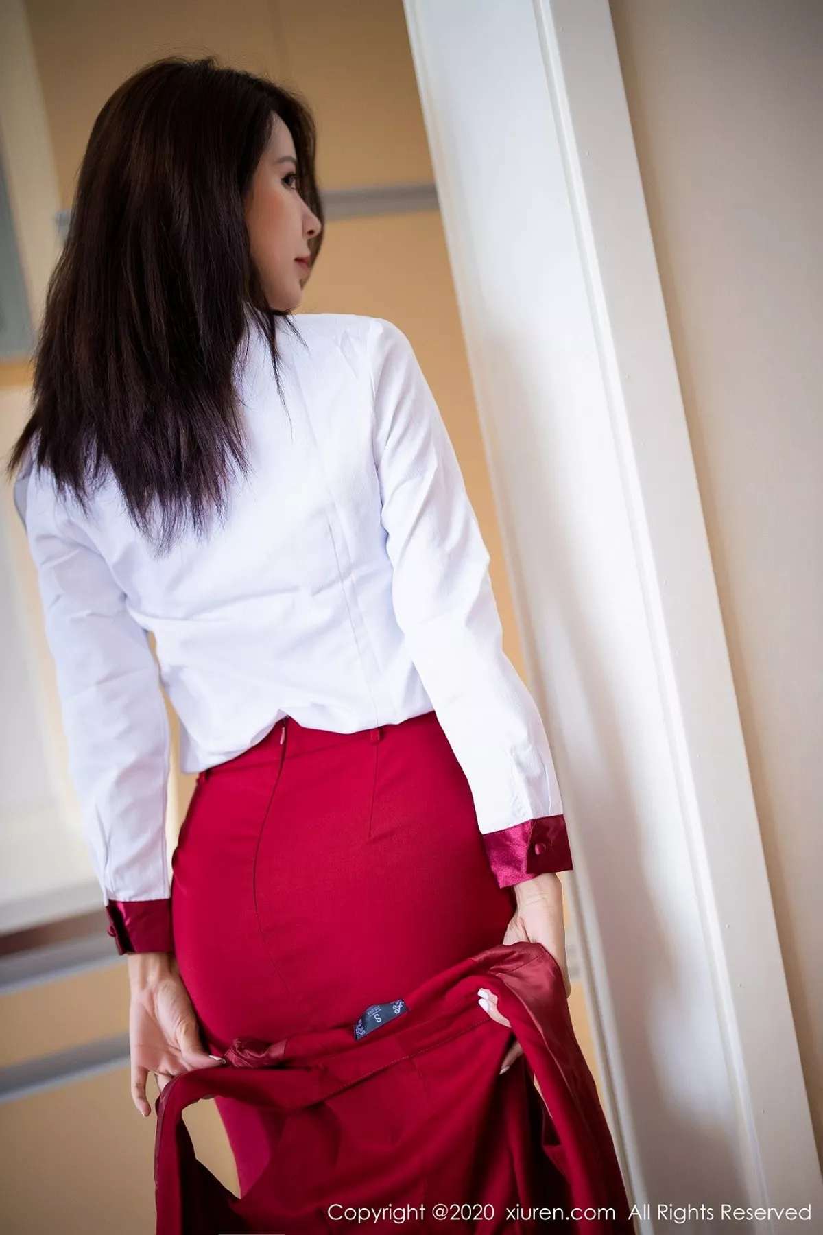 秀人集.com_[XiuRen秀人网]No.2640_气质美女Carry空乘制服主题私房脱制服露蕾丝内衣诱惑写真91P