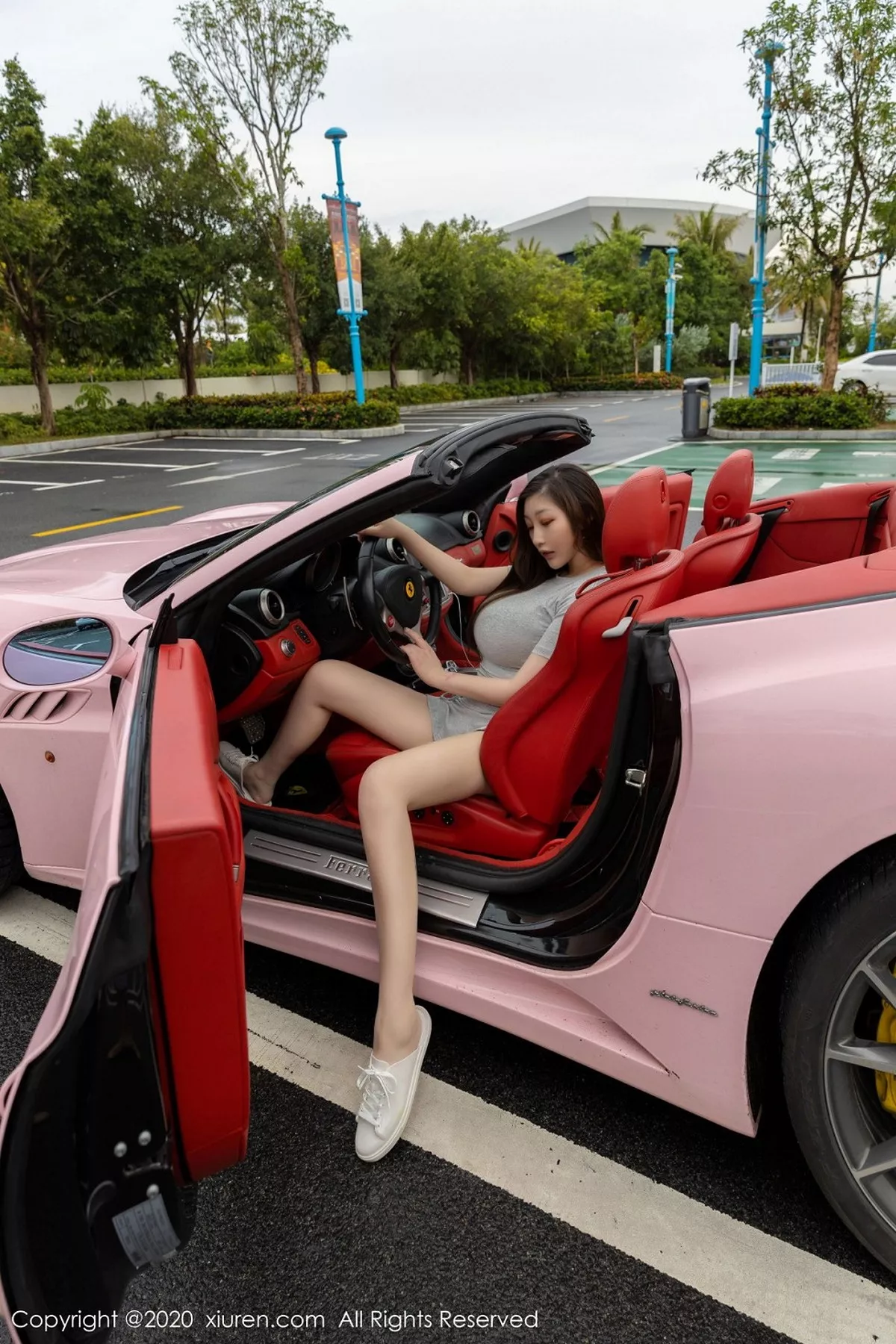 秀人集.com_[XiuRen秀人网]No.2641_女神Egg-尤妮丝＆妲己_Toxic倾情出境香车美人主题迷人诱惑写真65P