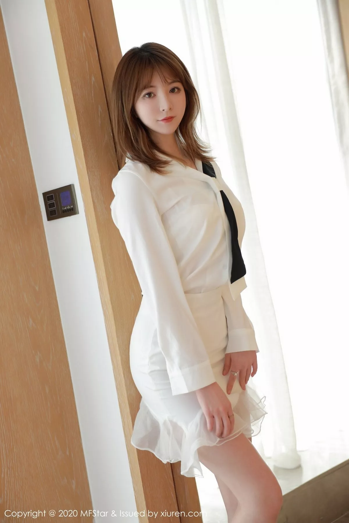 秀人集.com_[MFStar模范学院]Vol.400_嫩模yoo优优四川旅拍洁白通透套装露雪白肌肤明艳动人写真63P