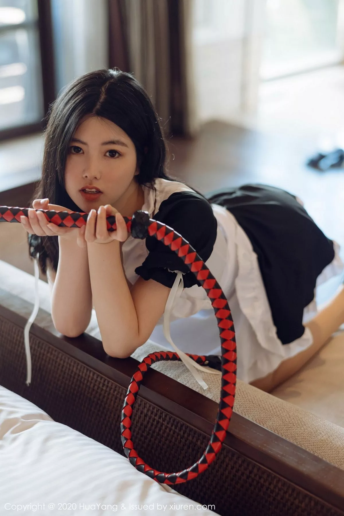 秀人集.com_[HuaYang花漾]Vol.303_女神娜露Selena西双版纳旅拍私房女仆装配肉丝裤袜诱惑写真55P