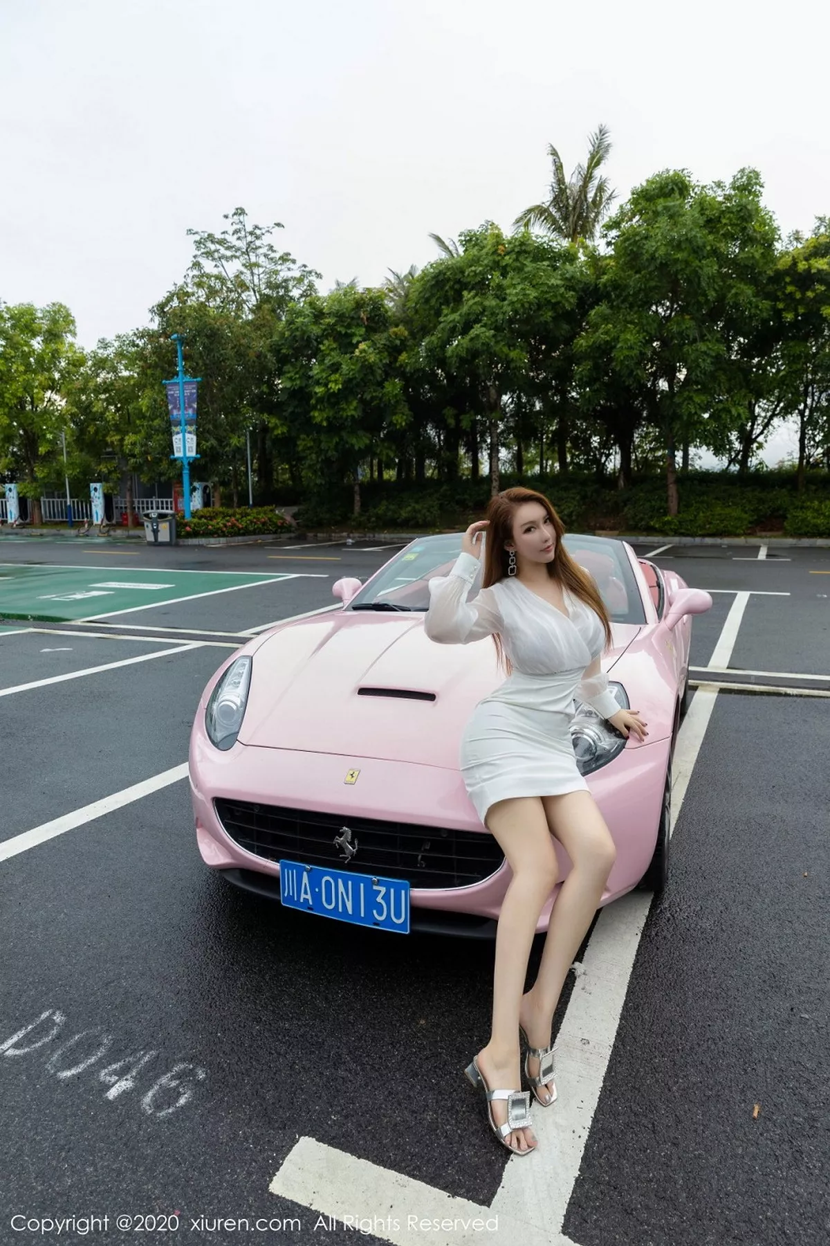 秀人集.com_[XiuRen秀人网]No.2641_女神Egg-尤妮丝＆妲己_Toxic倾情出境香车美人主题迷人诱惑写真65P