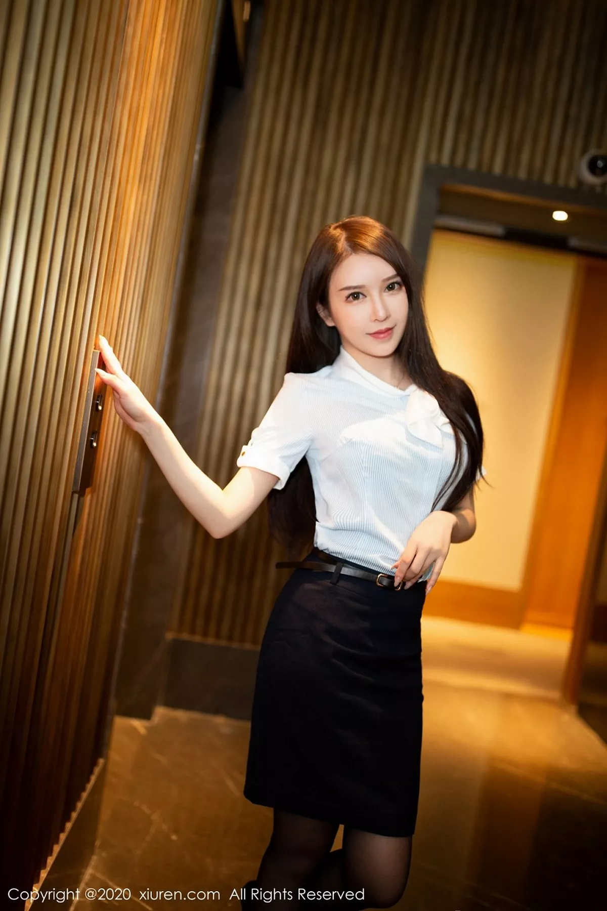 秀人集.com_[XiuRen秀人网]No.2819_嫩模玉兔miki下午茶主题性感内衣配无内黑丝裤袜惹火身材诱惑写真60P