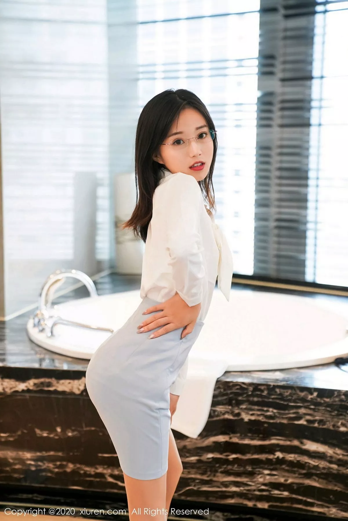 秀人集.com_[XiuRen秀人网]No.2825_嫩模仓井优香眼镜OL职业装秘书主题撩裙露白色缕空内裤诱惑写真50P