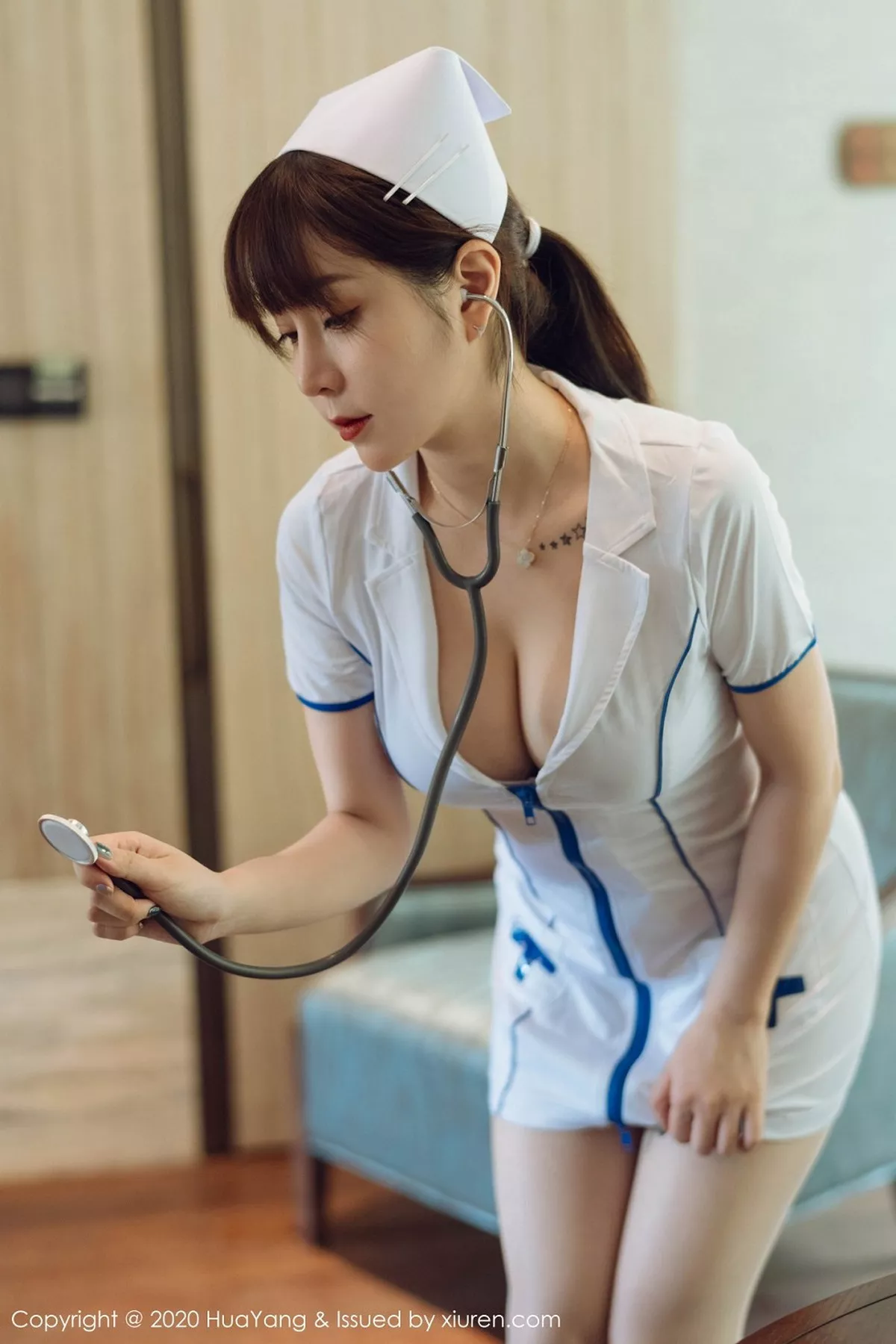 秀人集.com_[HuaYang花漾]Vol.330_女神王雨纯西双版纳旅拍性感护士装配开档肉丝裤袜撩人诱惑写真102P