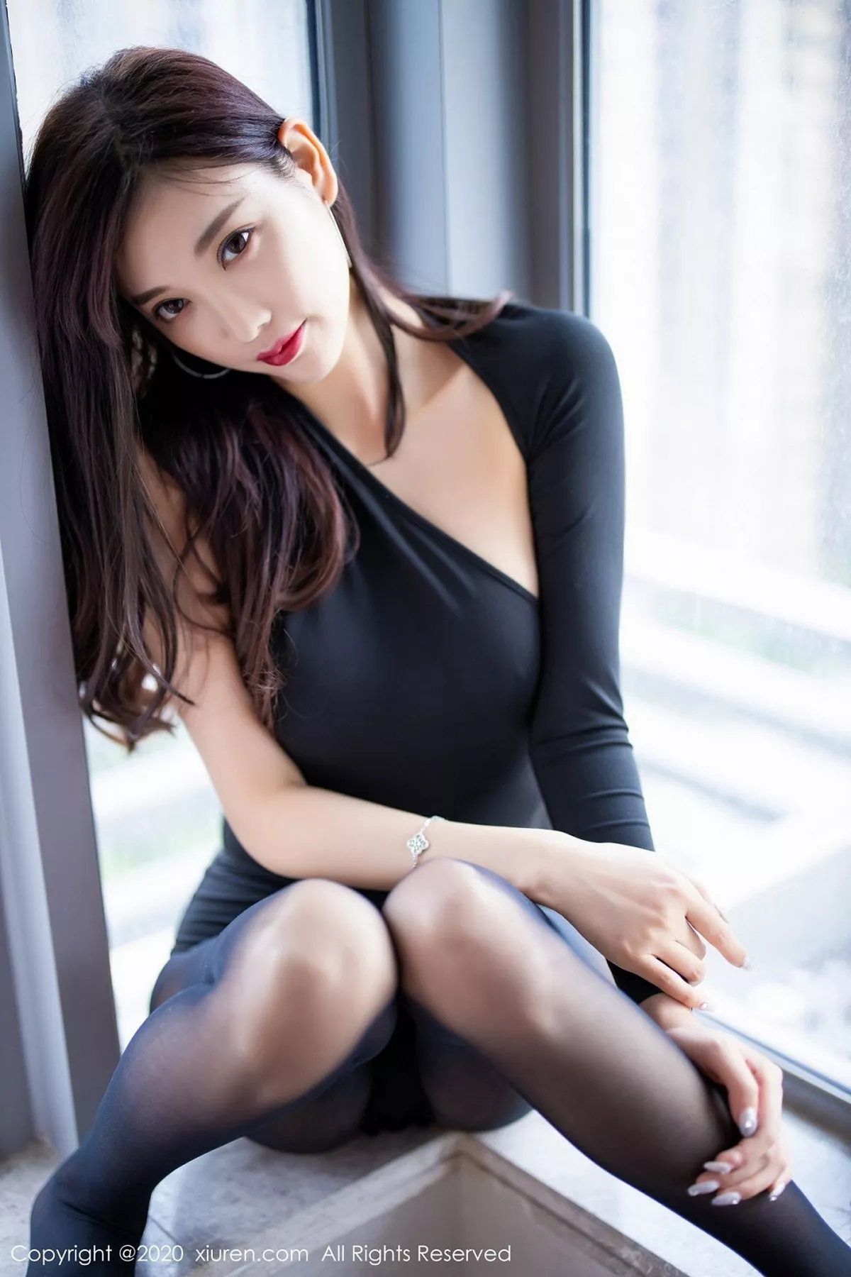 秀人集.com_[XiuRen秀人网]No.2841_女神杨晨晨sugar私房脱牛仔裤露黑丝裤袜秀翘臀撩人诱惑写真77P