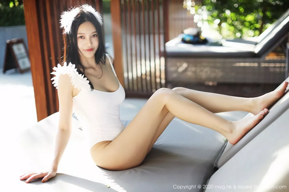 秀人集.com_[MyGirl美媛馆]Vol.463_女神唐琪儿户外白色连体泳衣秀白嫩肌肤傲人豪乳诱惑写真75P