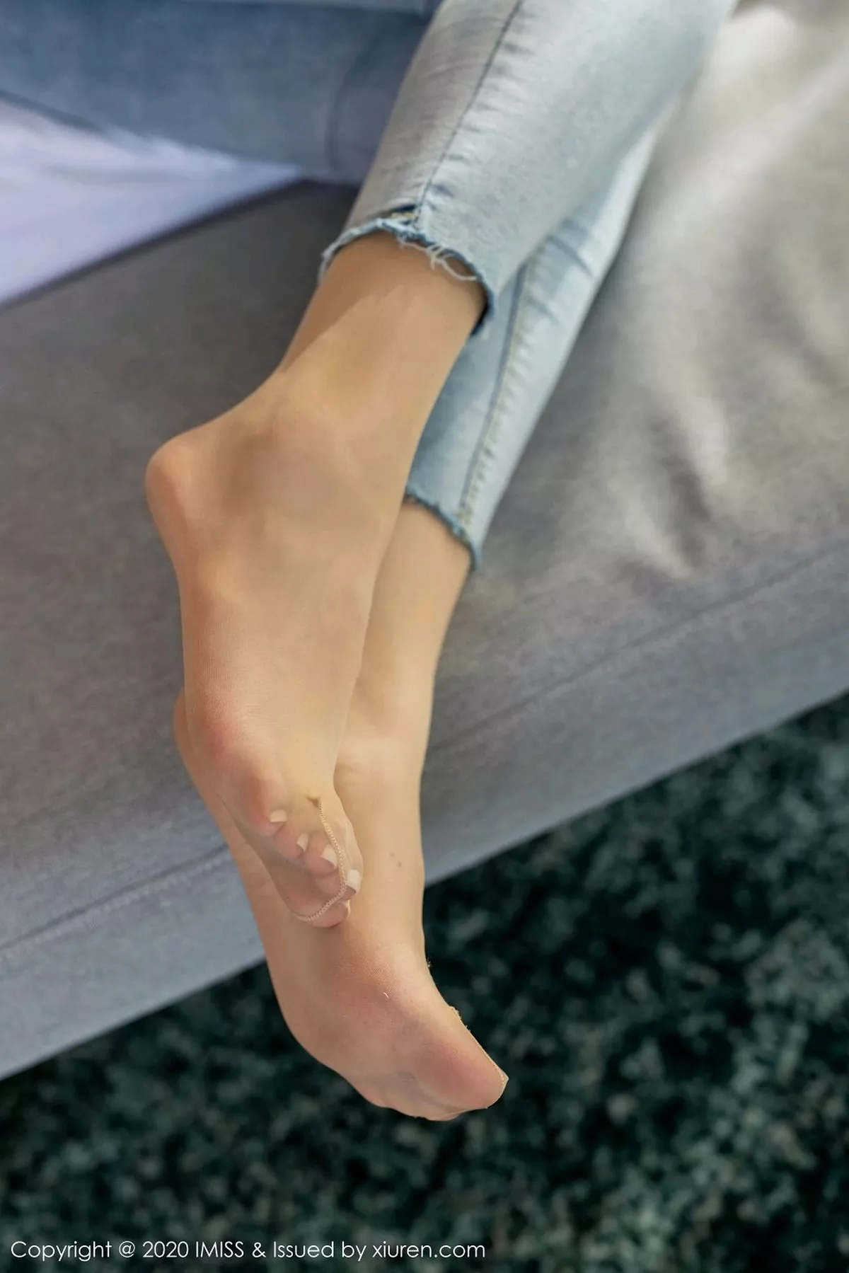 秀人集.com_[IMISS爱蜜社]Vol.523_嫩模九月生_心愿旅拍泳池性感泳衣+红色比基尼完美诱惑写真64P