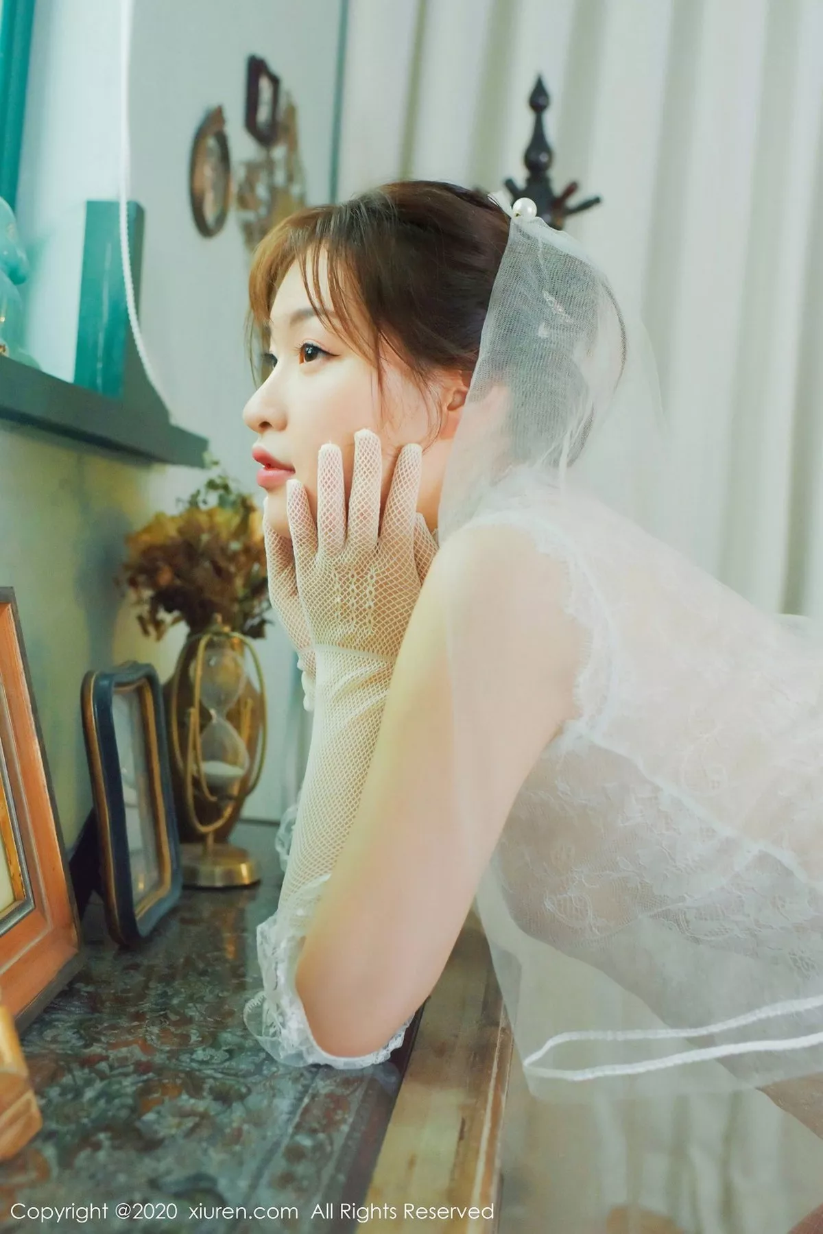 秀人集.com_[XiuRen秀人网]No.2848_嫩模范京宜私房洞房花烛夜主题白色蕾丝内衣透视秀惹火身材写真64P