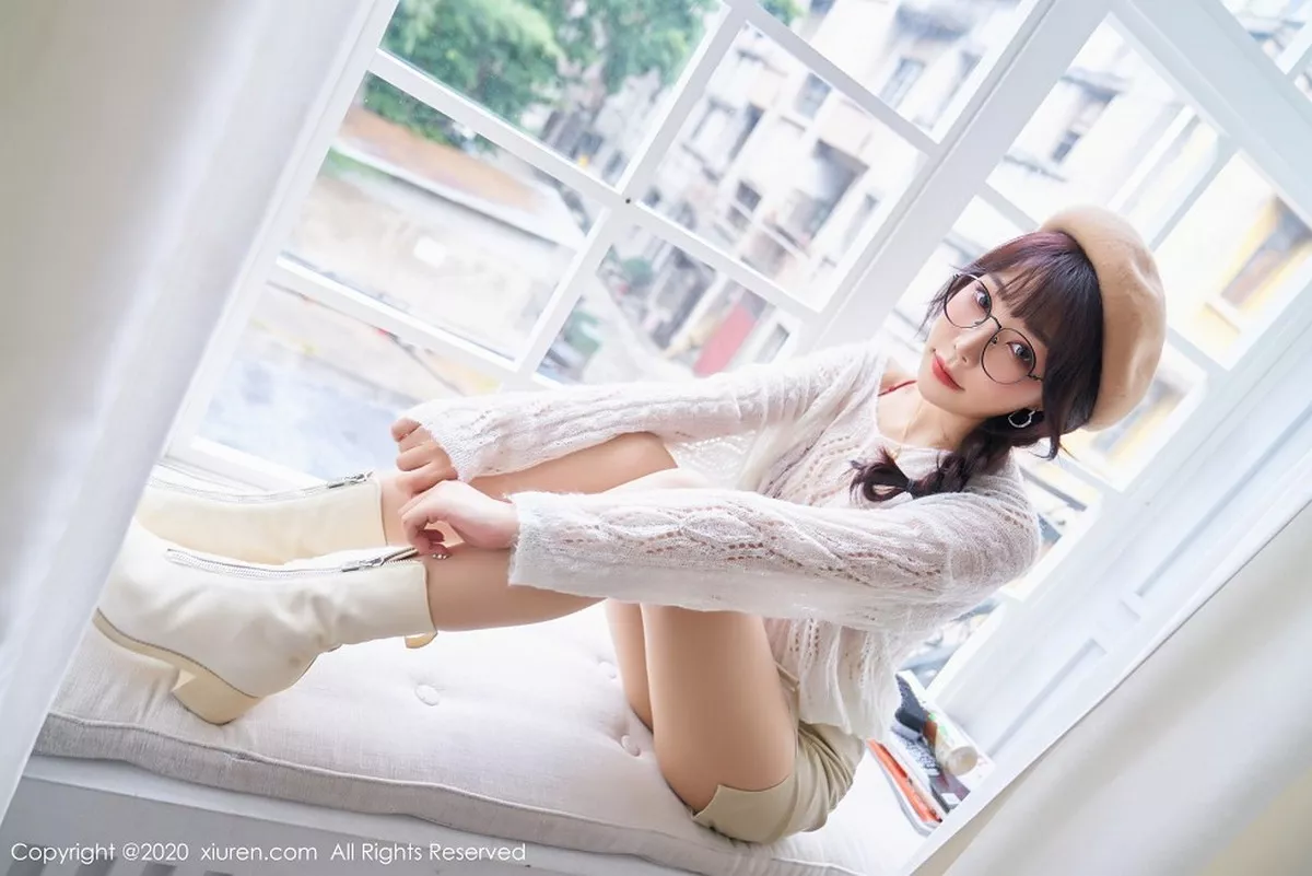 秀人集.com_[XiuRen秀人网]No.2859_女神芝芝Booty草帽眼镜OL主题性感红色内衣配肉丝裤袜诱惑写真84P