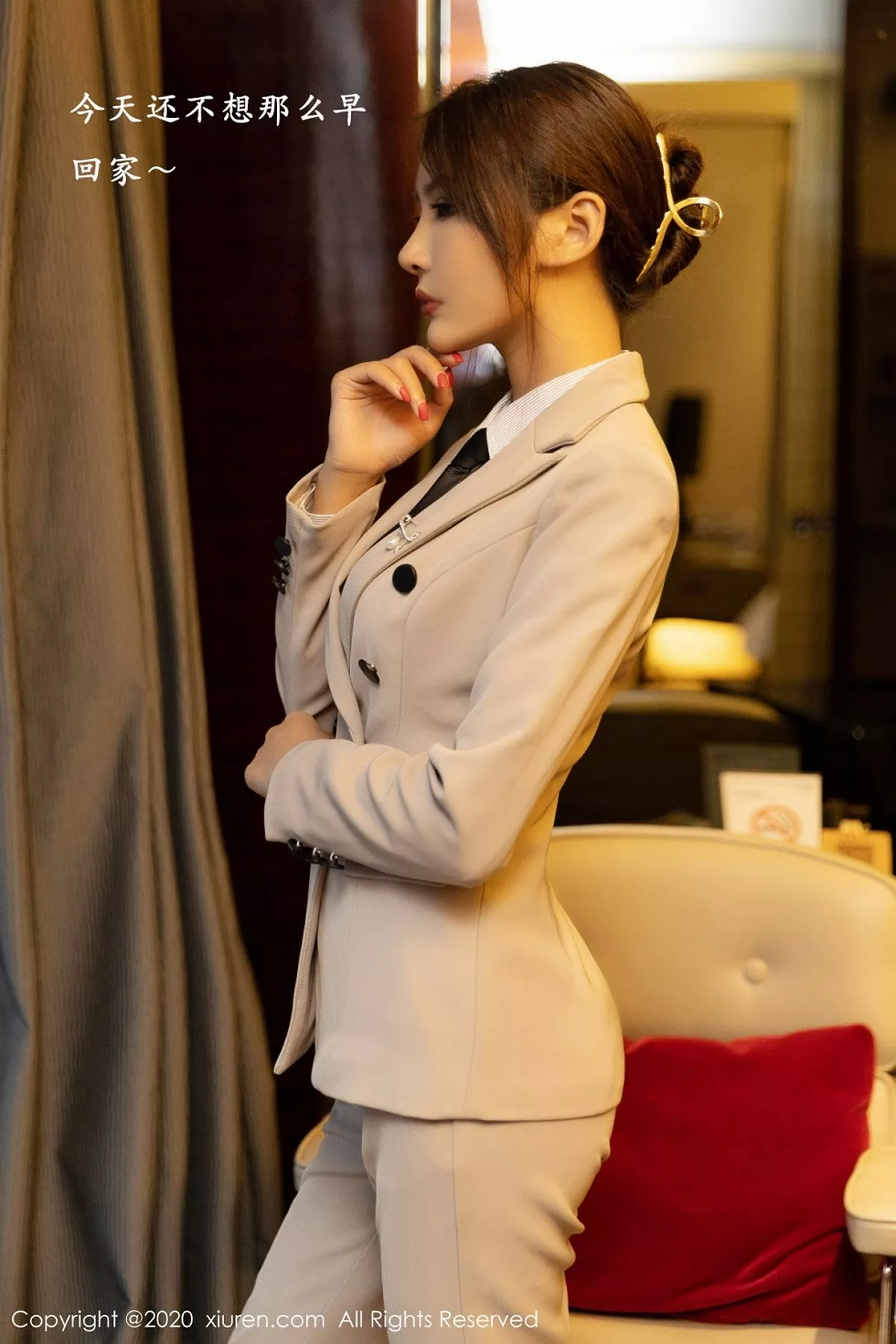 秀人集.com_[XiuRen秀人网]No.2857_嫩模周于希Sandy＆Emily顾奈奈办公室霸道总裁主题半脱诱惑写真101P