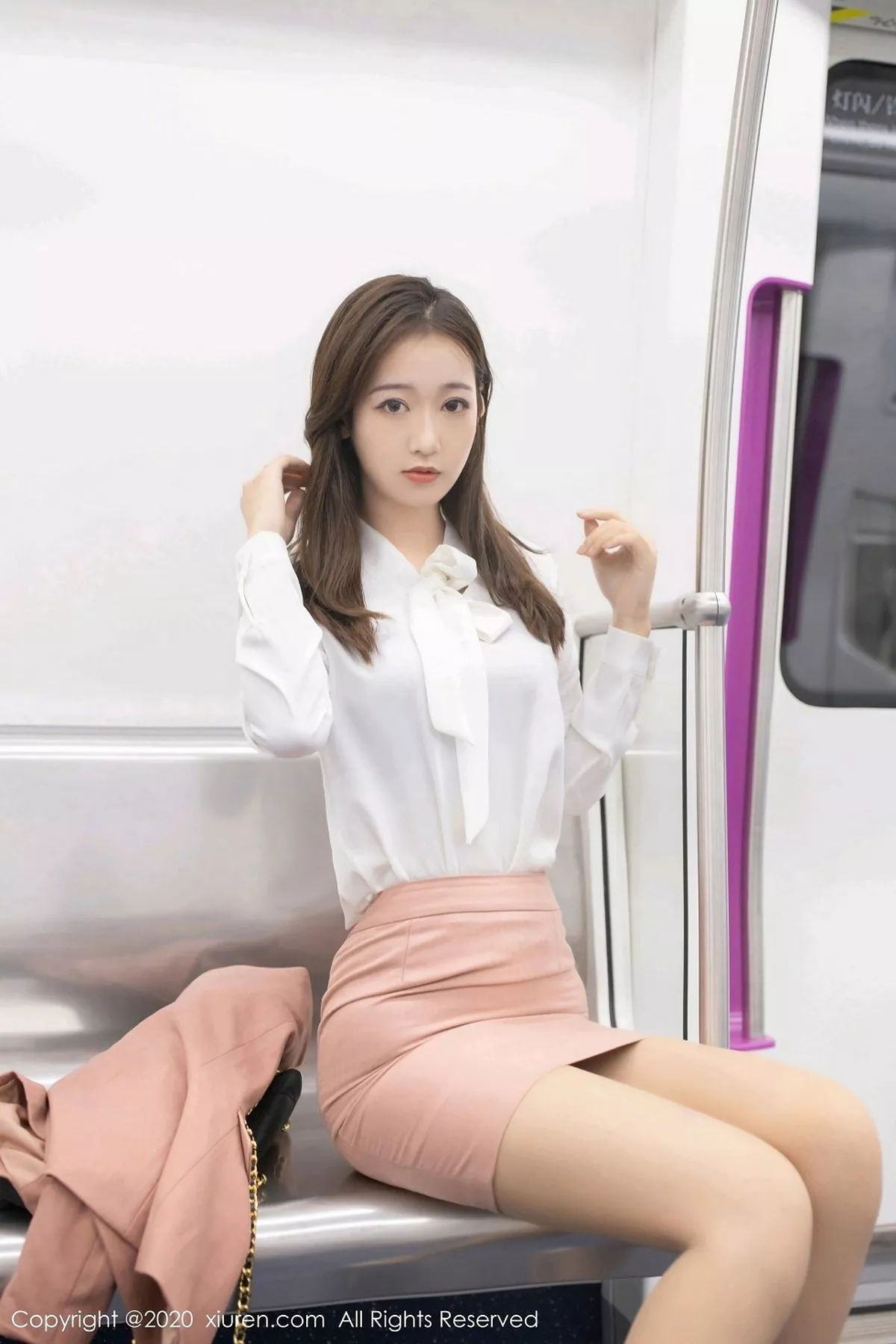 秀人集.com_[XiuRen秀人网]No.2865_嫩模唐安琪地铁学妹系列主题性感内衣配开档肉丝裤袜诱惑写真62P