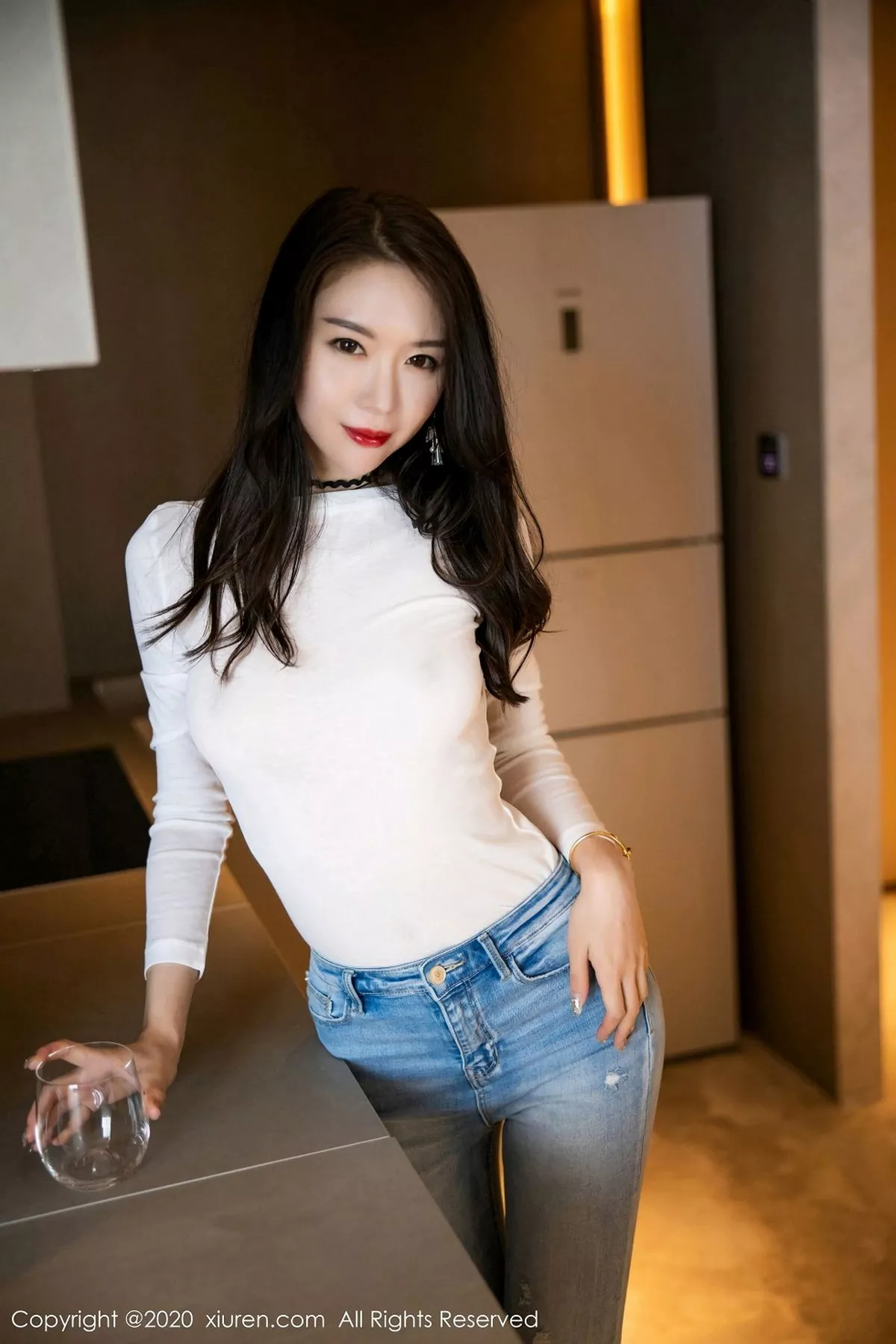 秀人集.com_[XiuRen秀人网]No.2870_嫩模梦心月心愿旅拍私房脱牛仔裤露无内黑丝裤袜秀翘臀诱惑写真94P