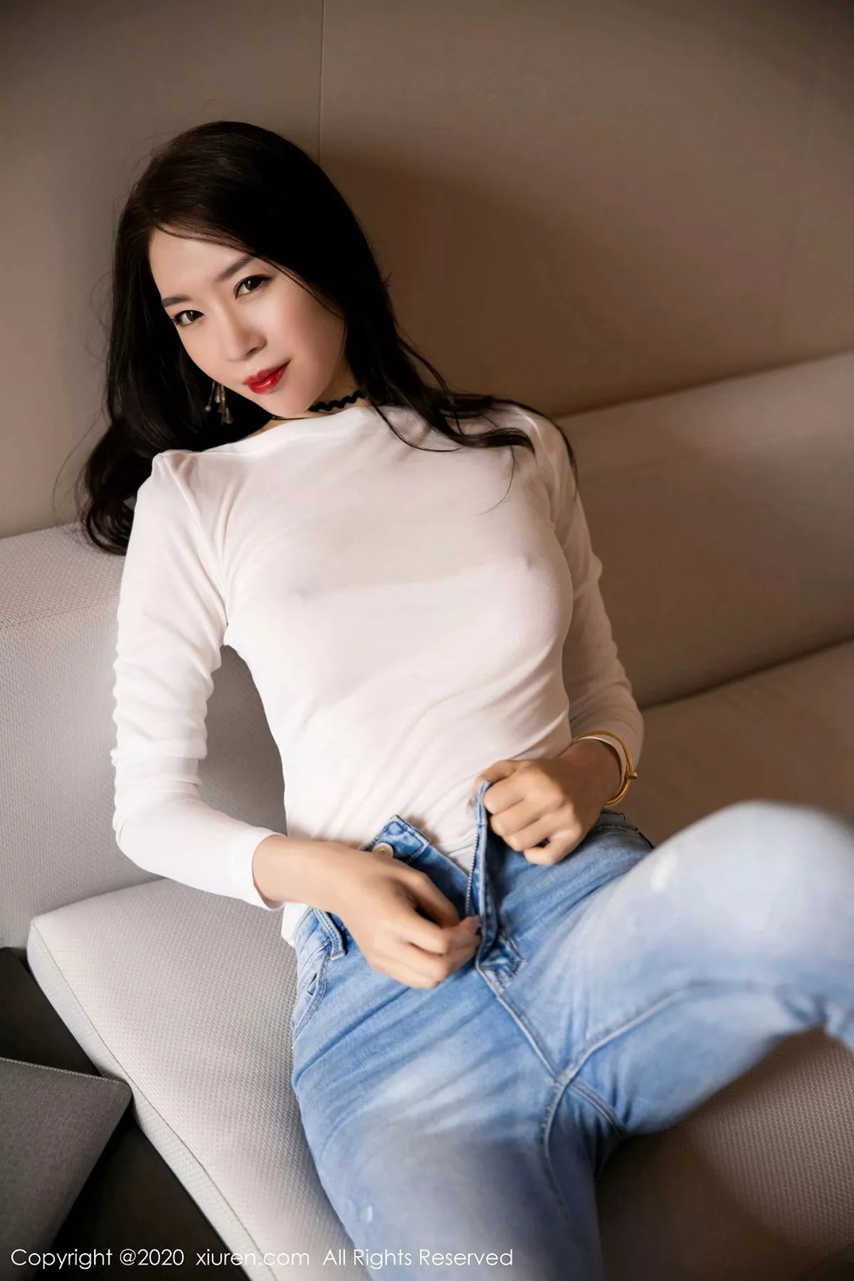 秀人集.com_[XiuRen秀人网]No.2870_嫩模梦心月心愿旅拍私房脱牛仔裤露无内黑丝裤袜秀翘臀诱惑写真94P