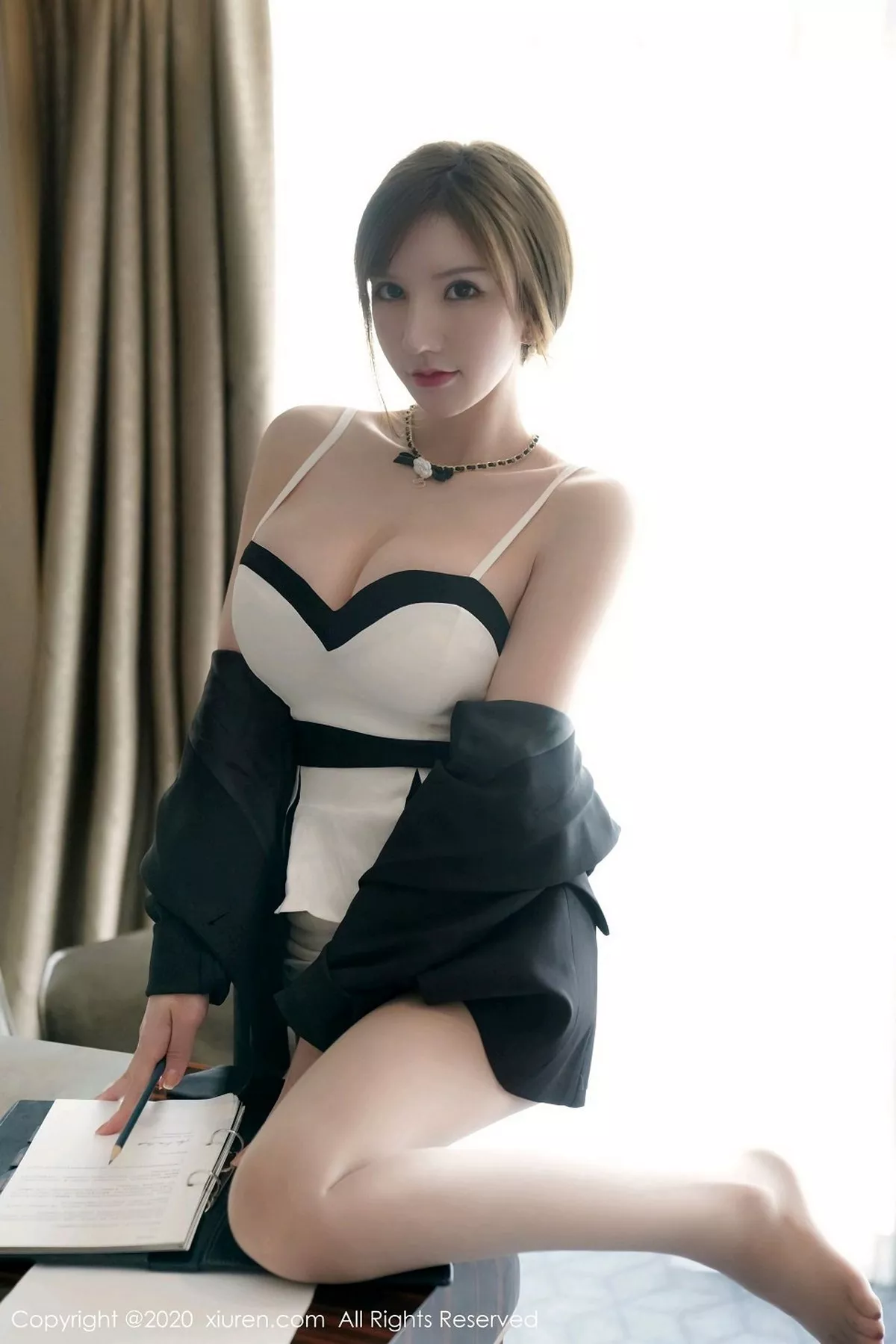 秀人集.com_[XiuRen秀人网]No.2885_女神周于希Sandy职场OL剧情主题私房半脱肉丝裤袜极致诱惑写真113P