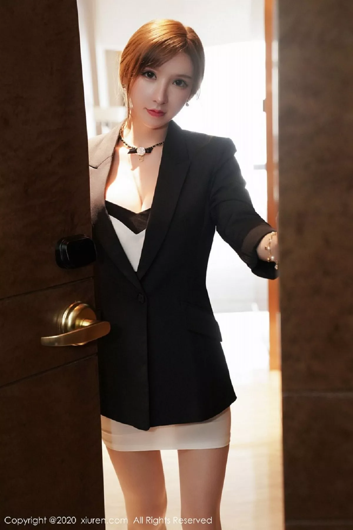 秀人集.com_[XiuRen秀人网]No.2885_女神周于希Sandy职场OL剧情主题私房半脱肉丝裤袜极致诱惑写真113P