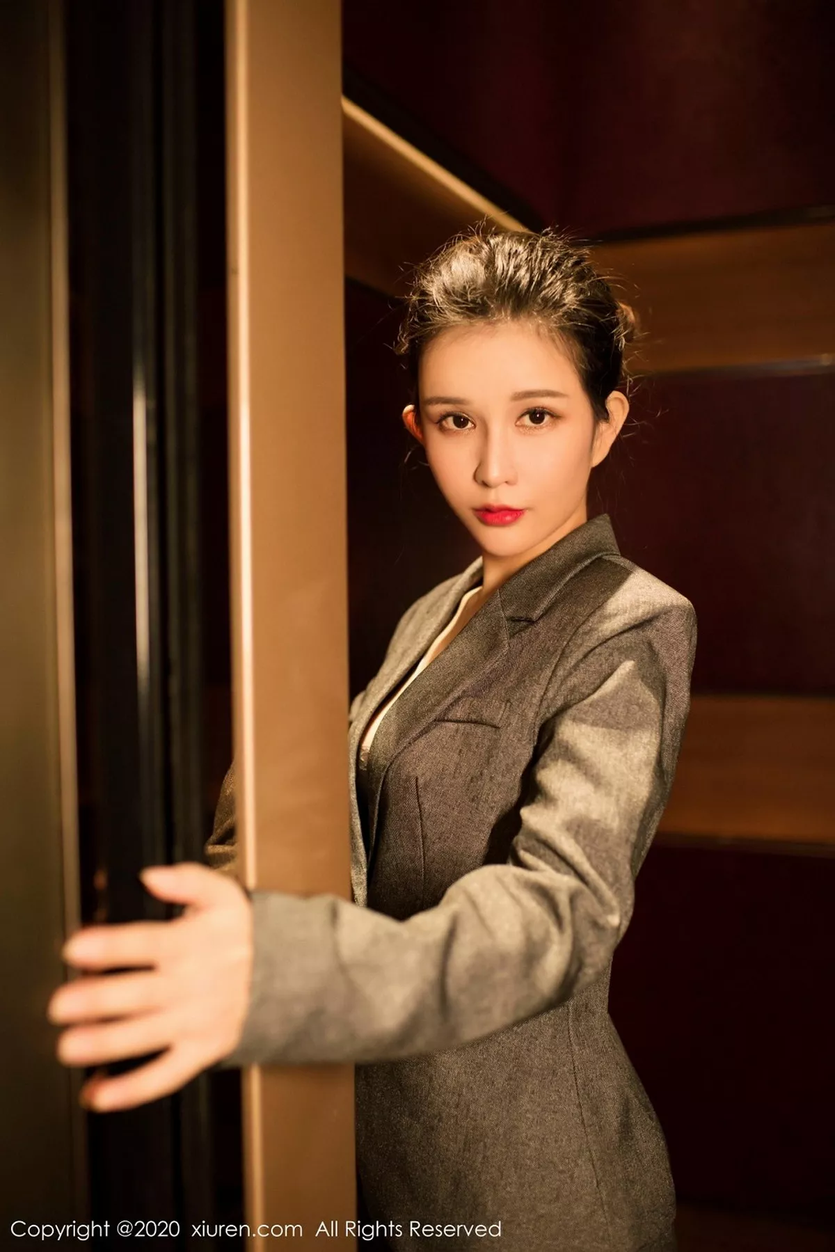 秀人集.com_[XiuRen秀人网]No.2896_嫩模张雨萌私房性感内衣配超薄肉丝裤袜半脱秀火辣身材诱惑写真45P