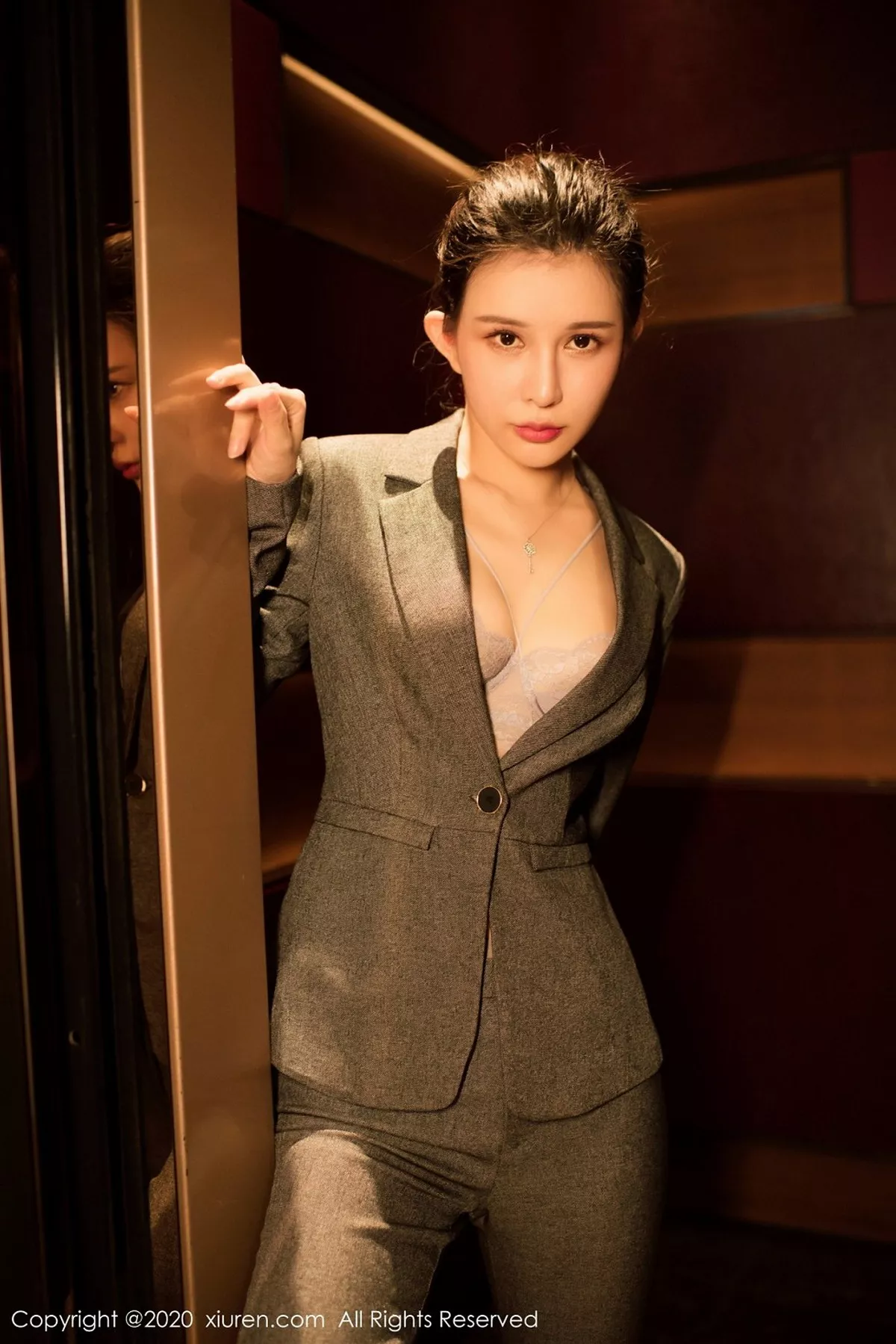 秀人集.com_[XiuRen秀人网]No.2896_嫩模张雨萌私房性感内衣配超薄肉丝裤袜半脱秀火辣身材诱惑写真45P