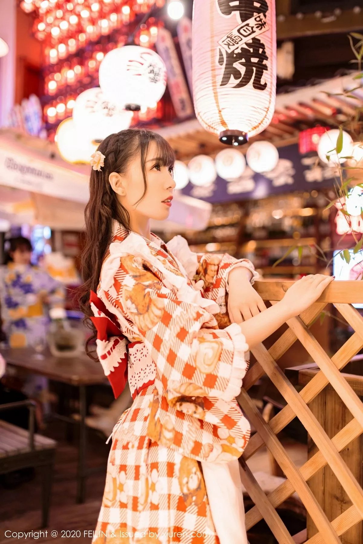 秀人集.com_[FeiLin嗲囡囡]VOL.360_嫩模小波多私房日系风团花锦簇半脱秀凹凸身材诱惑写真50P