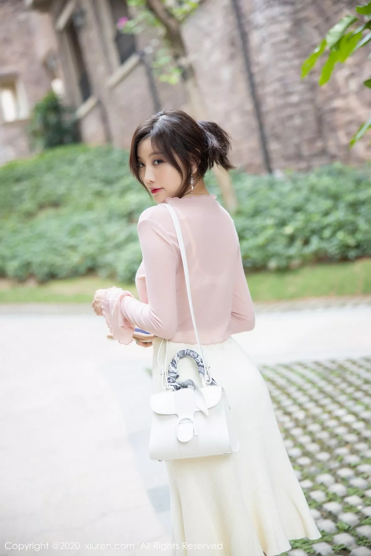 秀人集.com_[XiuRen秀人网]No.2905_女神杨晨晨sugar居家私房娇妻主题粉色内衣秀完美身材诱惑写真70P