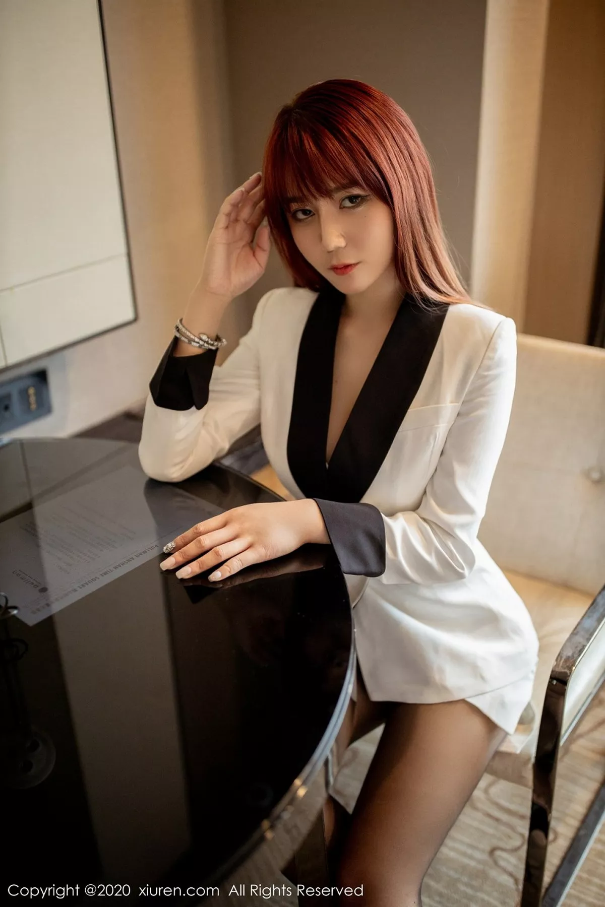 秀人集.com_[XiuRen秀人网]No.2792_嫩模Fairy如歌飒爽职场制服主题半脱露豪乳遮点极致诱惑写真35P