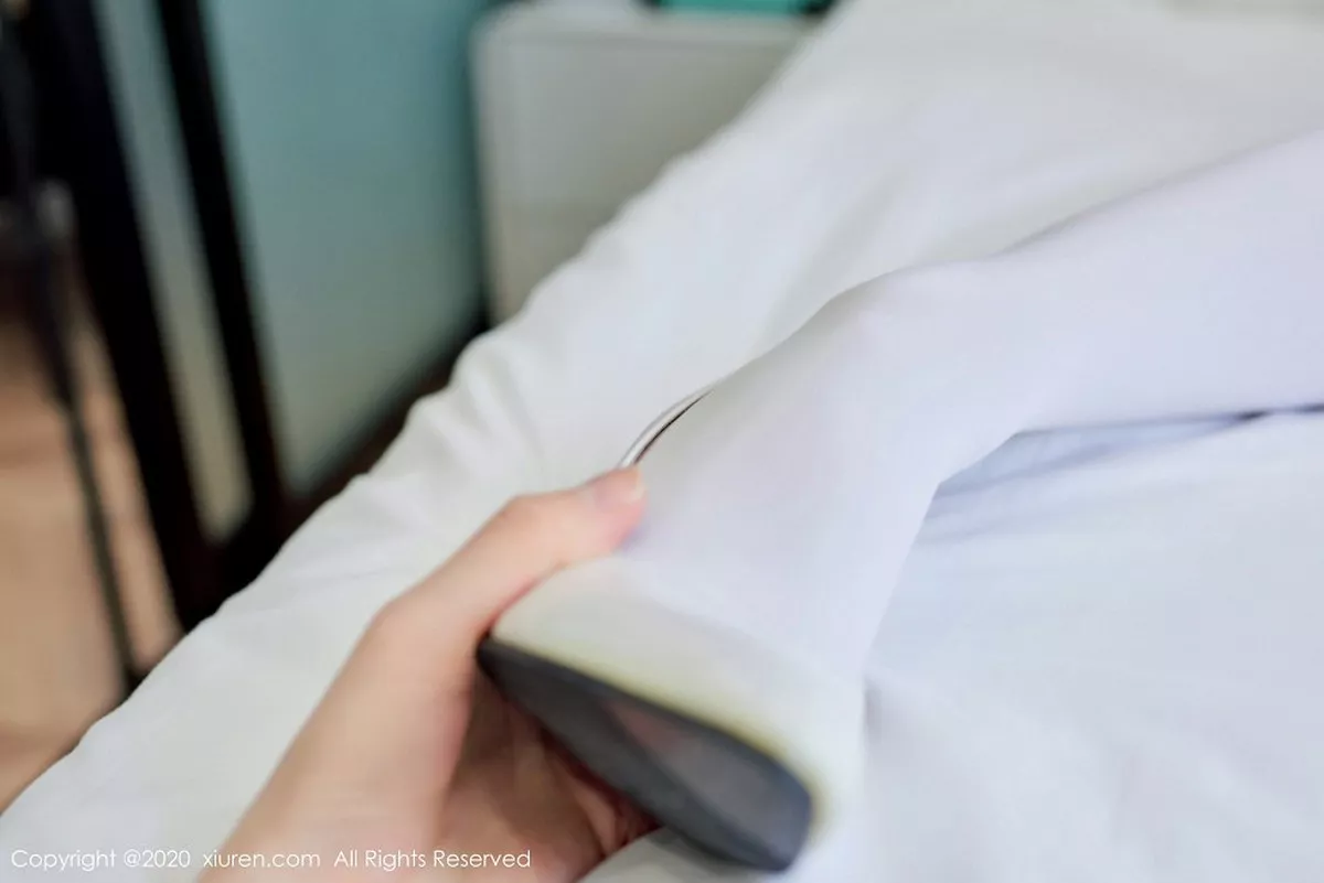 秀人集.com_[XiuRen秀人网]No.2789_嫩模范京宜生活体验超薄无内白丝裤袜秀惹火身材撩人诱惑写真45P