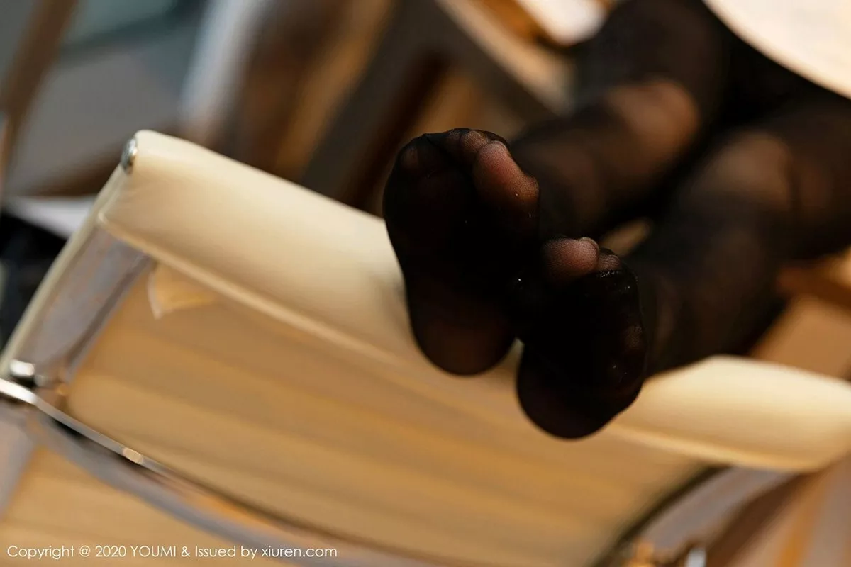 秀人集.com_[YouMi尤蜜荟]Vol.559_嫩模允爾黑皮裙制服OL主题半脱露性感内衣黑丝裤袜惹火写真91P